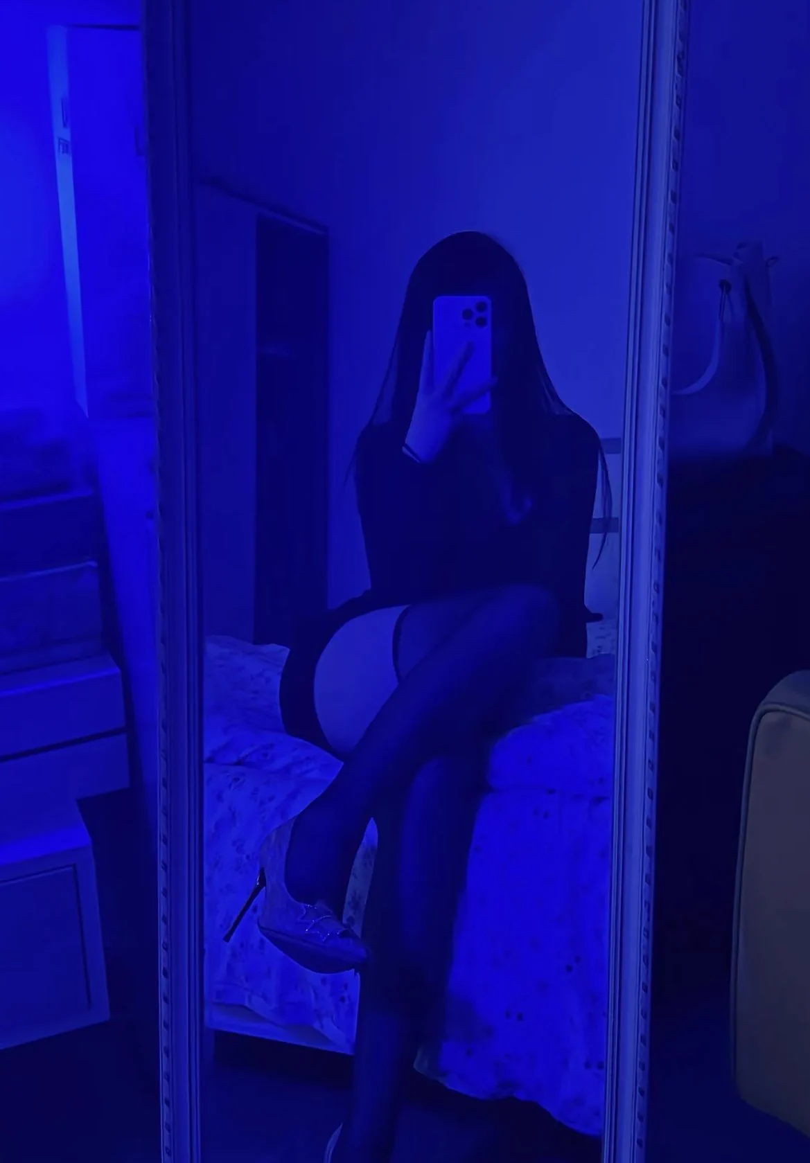 让妈妈看看 是哪一条贱🐶只需要盯着妈妈的高跟鞋就射出来了呀～ https://t.co/B4ZoOGiAMy