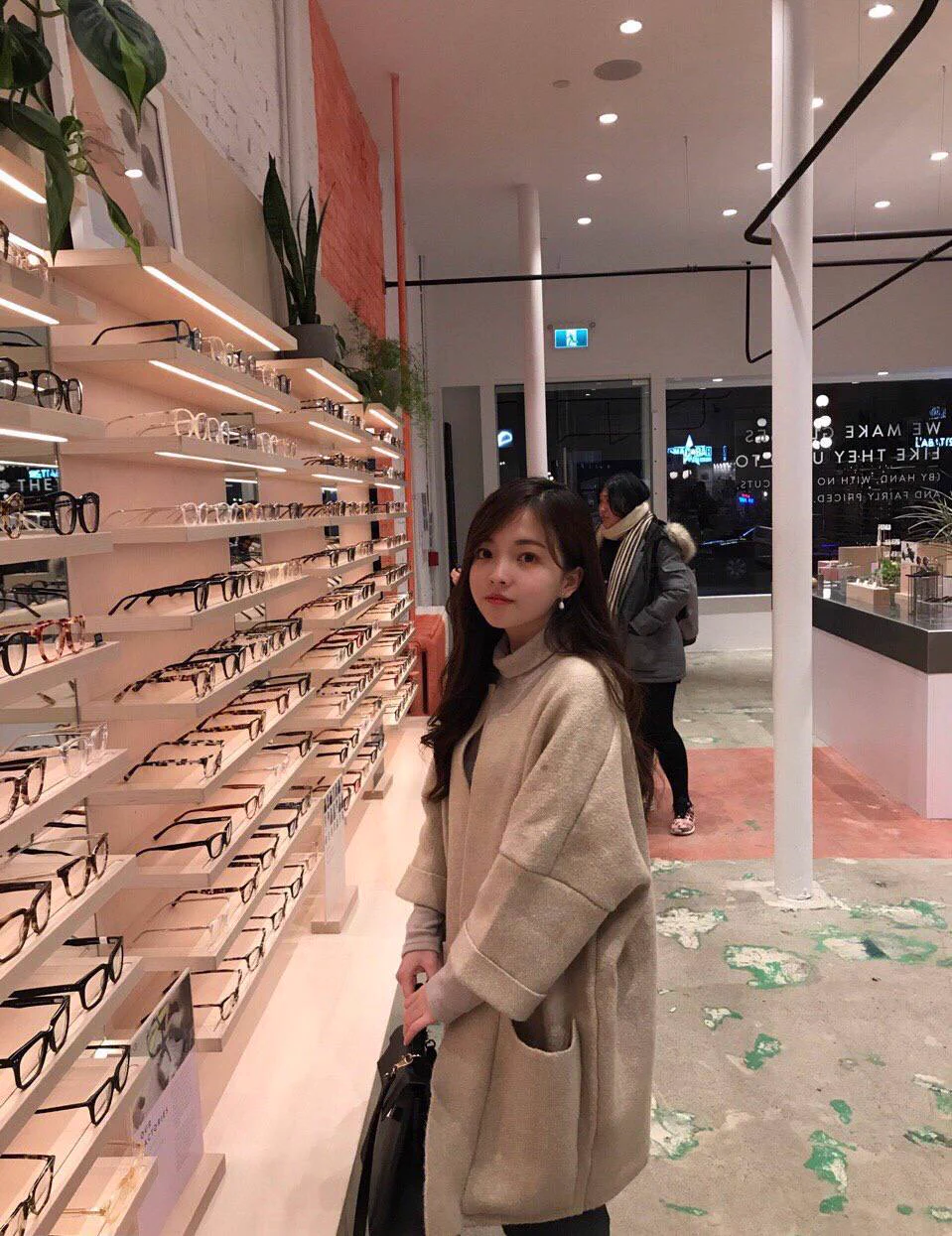 在外留学的四川小个子美女，留学期间与男友的啪啪视照被渣渣男分享流出，外表清纯可人，内里风搔无比，从浴室、客厅、阳台、情趣类…B嫩乳粉的她终究还是敌不过男人的欲望…完整版【157P/19V】已发群，群里搜索关键词#梨甜姨即可找到，唯一群链接在主页资料。温馨提示：入群请备好纸巾🧻。 https://t.co/uhBgOPiKqR