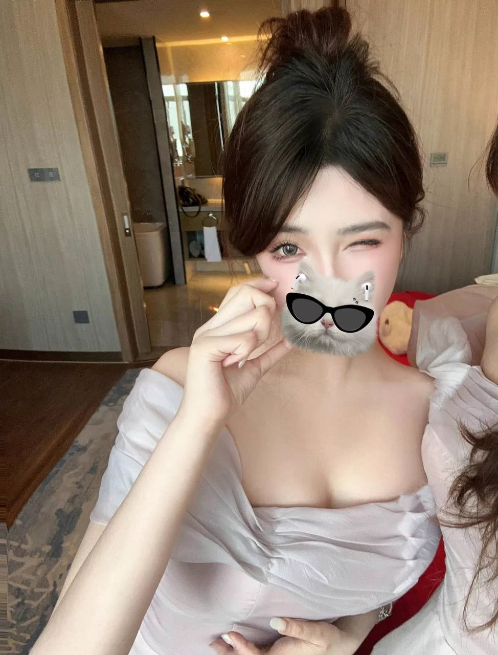 当了一天伴娘！！！！明明是我闺蜜结婚，你们这些LSP都把我盯着看什么！！！！！！ https://t.co/BOauPBOhXb