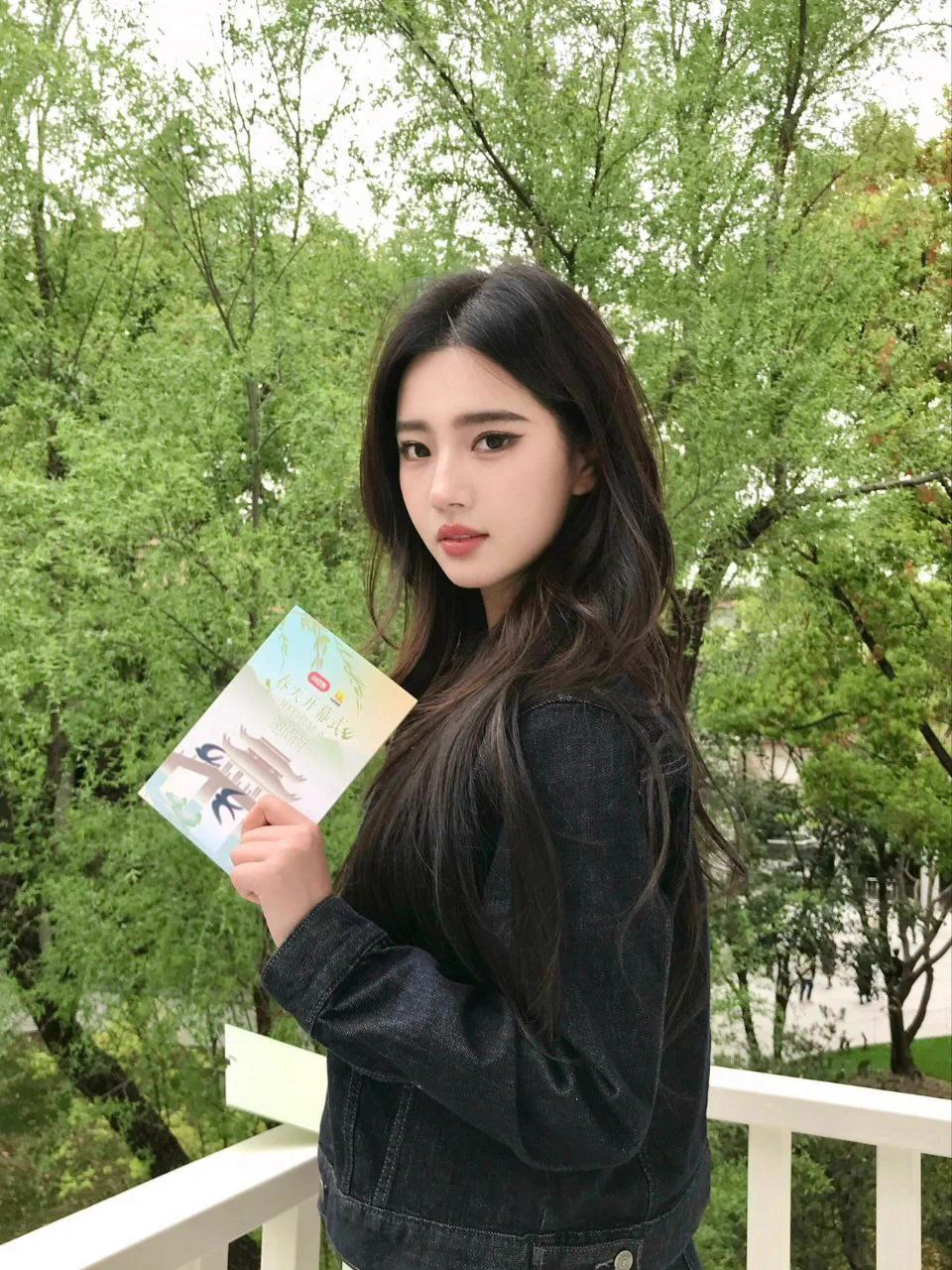 #上海北大顶级纯欲天菜🧚‍♀️🧚‍♀️双商在线高知才女🧚‍♀️🧚‍♀️真实 176  c  02曾于985知名名校在读北大mba在读国际wset三级持证讲师🧚🏻2023届全球国际小姐特邀出席评委🧚🏻曾连获多届亚洲小姐、中华环球小姐等荣誉赛事奖项🧚‍♀️中音特级讲师🧚‍♀️期待与您的同频共振🧚‍♀️全球万人交流群:https://t.co/PJYSAB131d https://t.co/ftcICUguC8