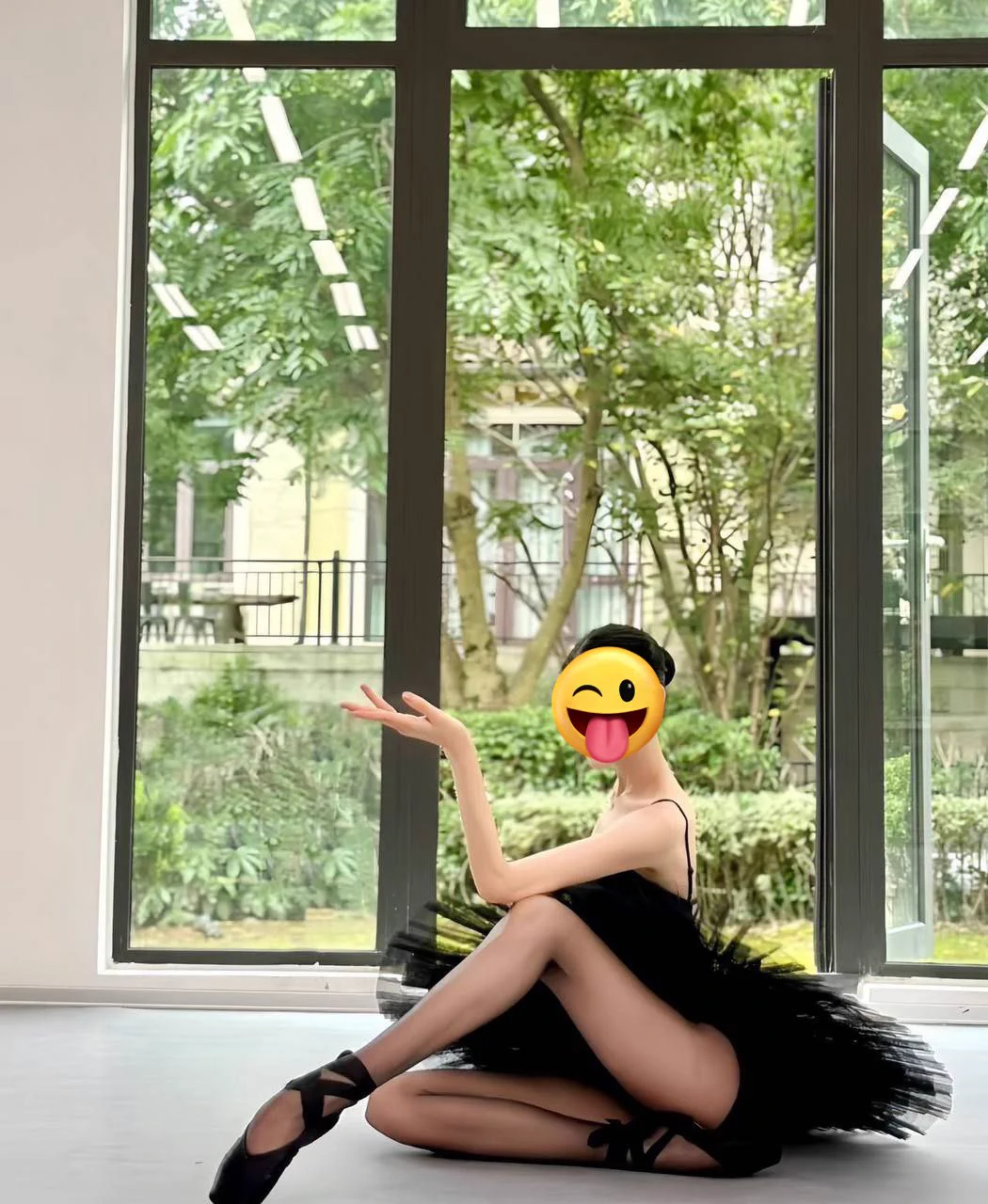 松松优品推荐:上海舞蹈生首次下海 一字马 皮肤白哲 尺度大 女友feel 无风尘气 远观脱俗近赏尤物选妃🚪138R ZFB口令红包备注添加已过多名大V认证@xiaokuiaini @Kelly_3576 @Abby_yyds @Emily_3576 @WaecMax @QnewHome 联系方式如下🐧: 76047786 🛰️OvO-67889✈️: https://t.co/YWhKK5fklr https://t.co/LtcYqdkFVl