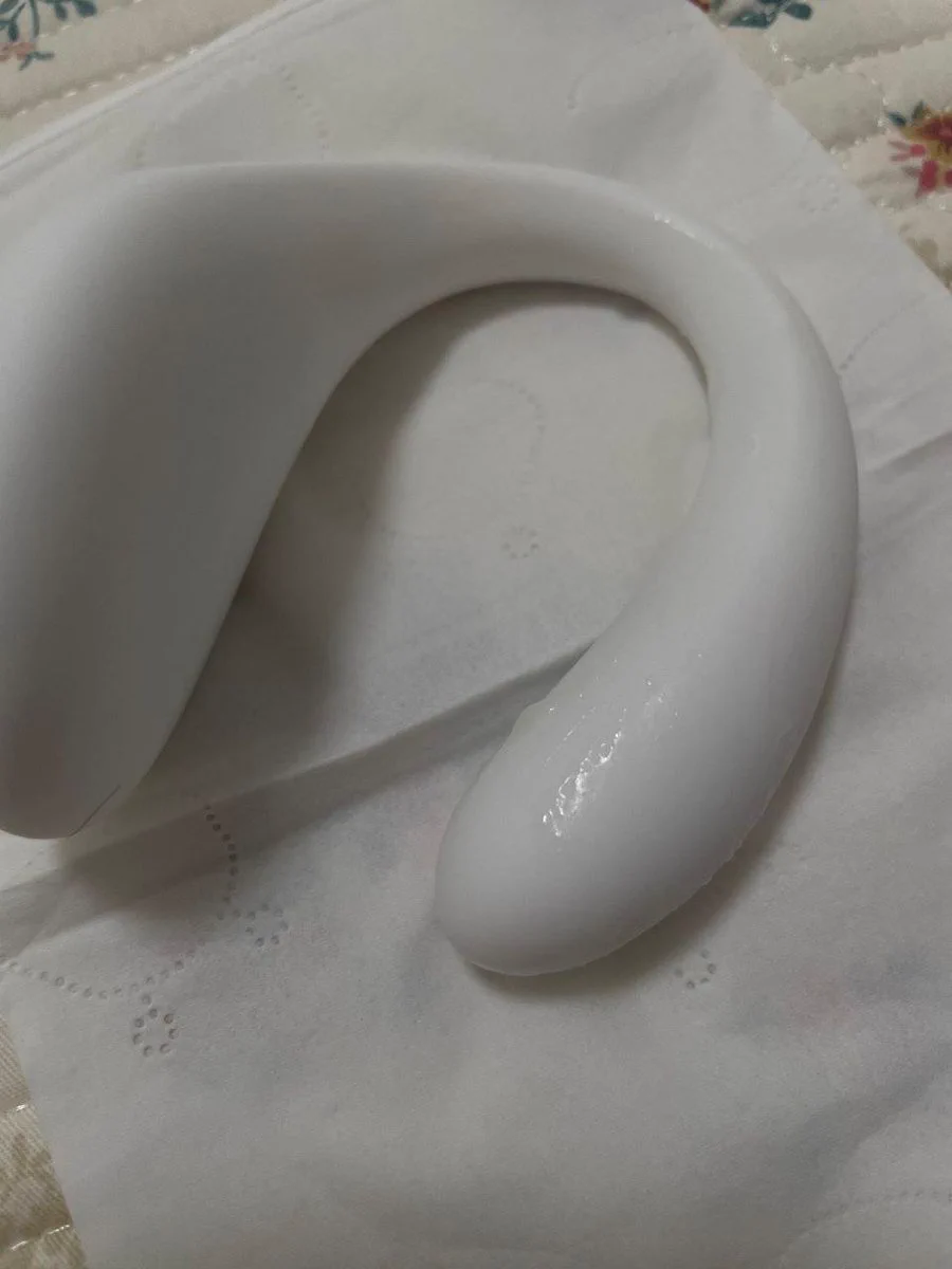 有些女人表面看着正经，背地里却是个塞着遥控玩具的小变态 🤣🤣 https://t.co/AXUEMj26jb