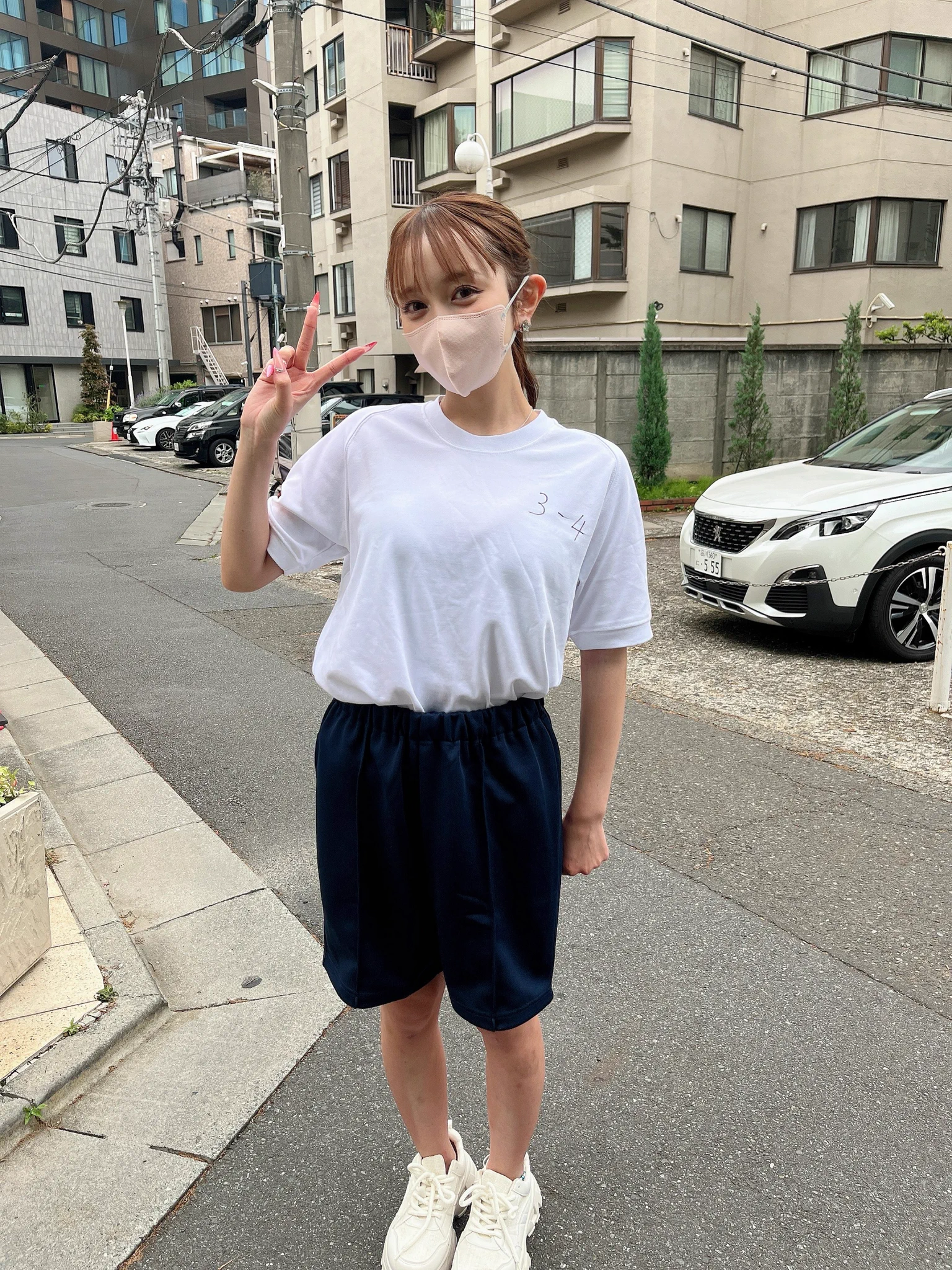 3年4組ダンス部←先生がいる時　　　　先生がいない時→ https://t.co/LjEac2zTmW