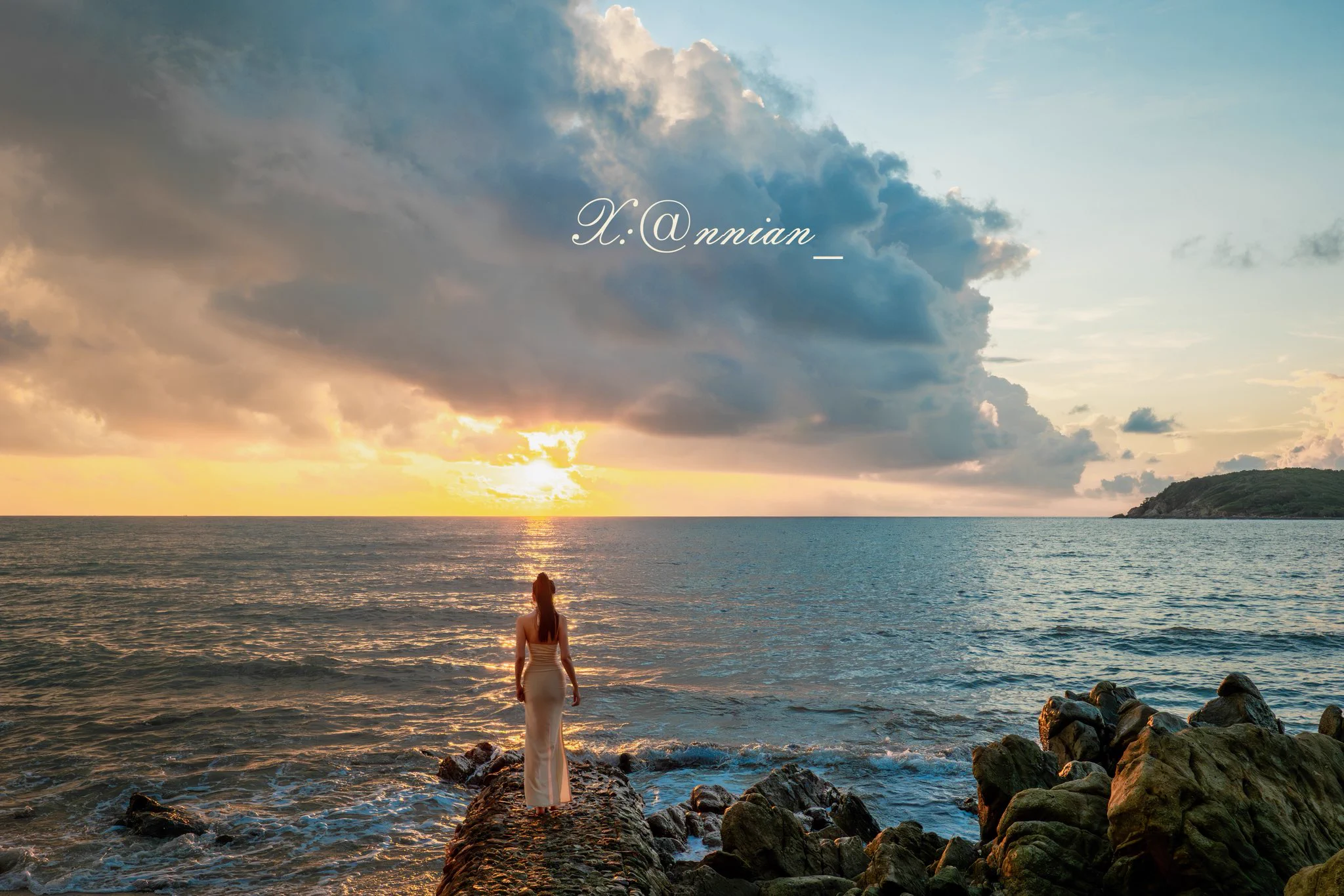 她从海浪中走来🌊最新海景写真大片《海边维纳斯》上新，张张都是精美桌面🥰She walked from the waves 🌊The latest sea view photo shoot 'Venus by the Sea' has been released, with exquisite tabletops on every photo 🥰#海景人体 #外景写真 #性感写真 #纯欲 #人体外拍 https://t.co/12Yy5ObxM9