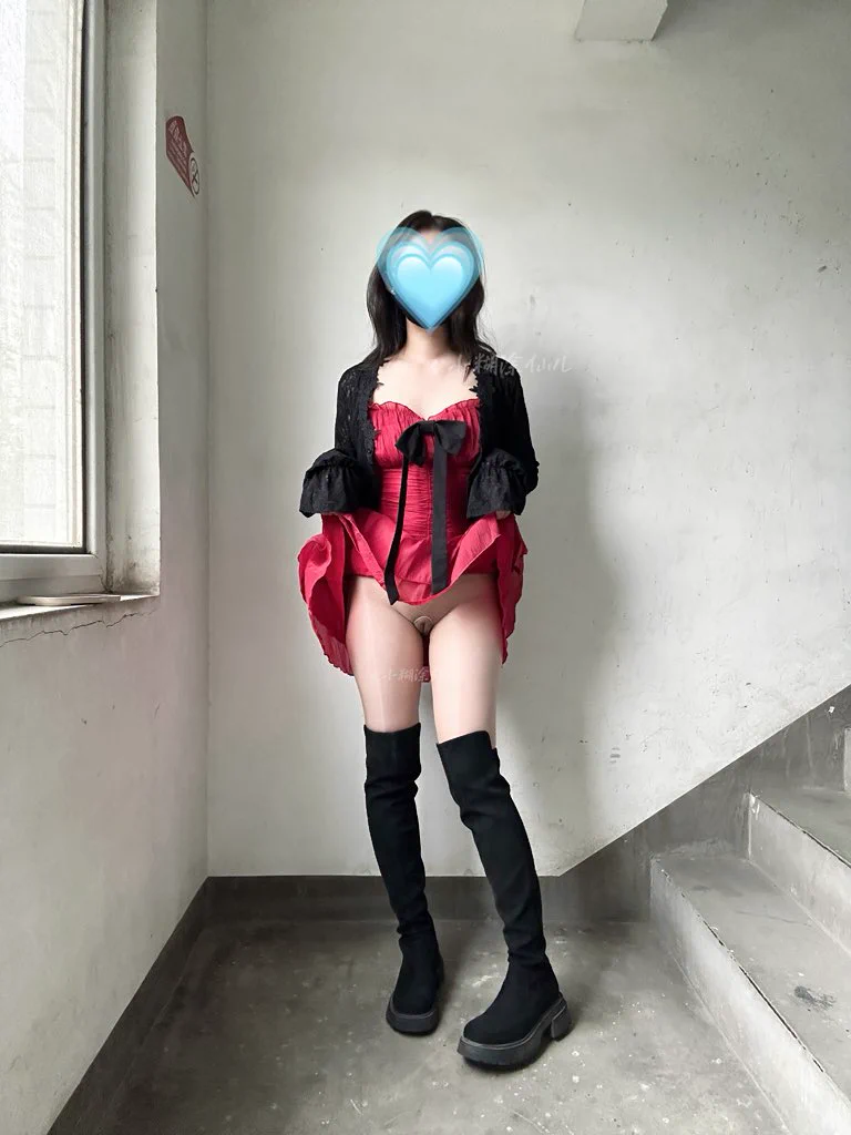 喜欢长靴的，让我看看你们的双手👋@SexytoBaby@SexytoDoll@SexytoGirl@SexytoLady https://t.co/XQf0dTDj4y