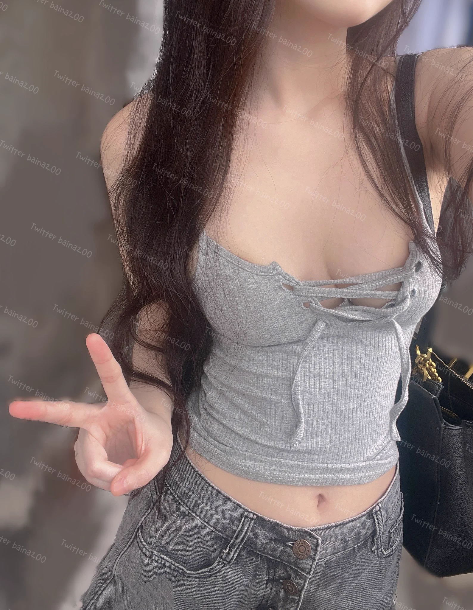 路上一直有人盯著小白的胸部，頭一低發現 原來是乳暈露出來了(´∩ω∩｀).. https://t.co/UENmiiCtNJ