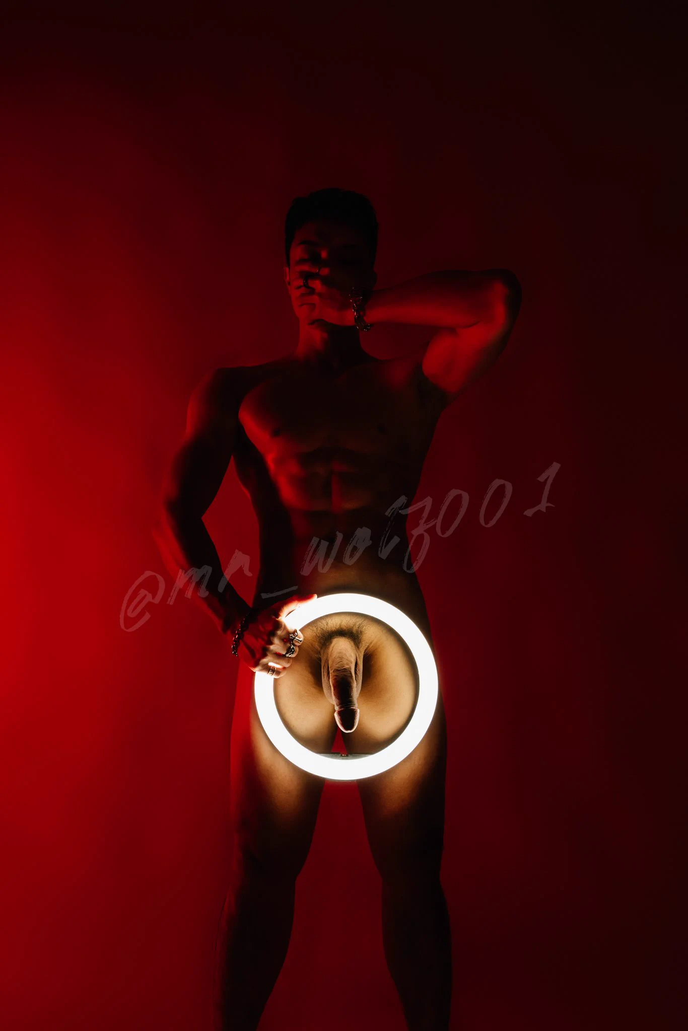 Let me light your way🐺@mr_wolf002 https://t.co/Y5s7cNar9E