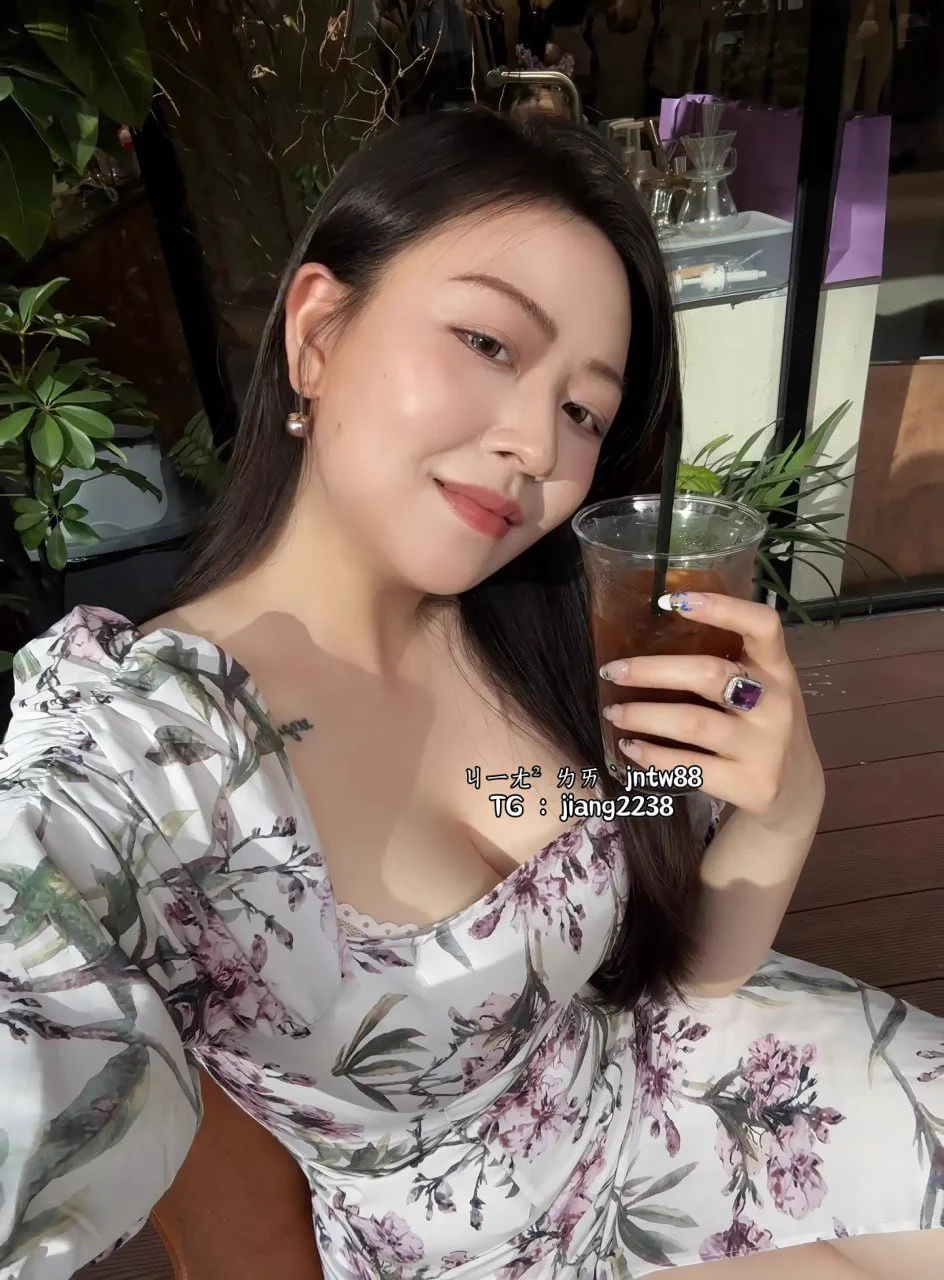 很急去公厠尿尿結果一個阿姨在厠所自慰還很享受的表情靠邀...是多急啊！拜託可以關下門嗎！！！！ https://t.co/8DQxSVfgsN