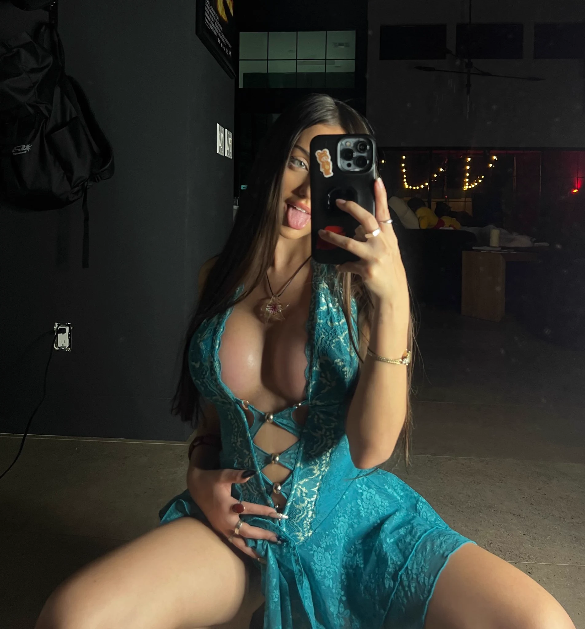sending the nudy version to everyone who says ‘hi’ 🦋 https://t.co/Ogwf9jKidg