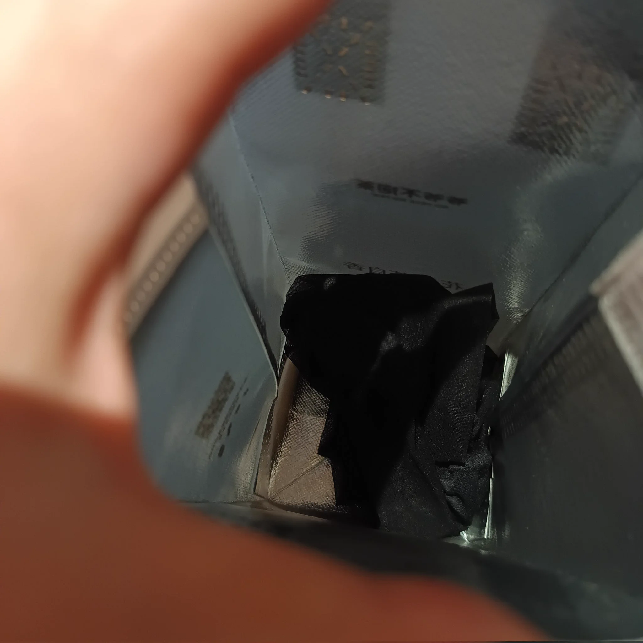 藏宝~今天这个有点破碎感直接看图吧。没有放套套进去哈只有丝袜地址在徐东中商世界里，特斯拉门口。 https://t.co/Rz0bmtbYTC