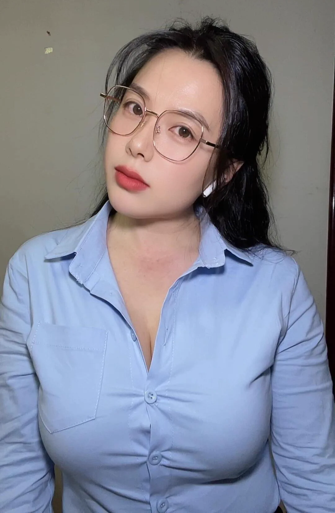 眼镜大奶少妇 https://t.co/Y6jtQCa5NI