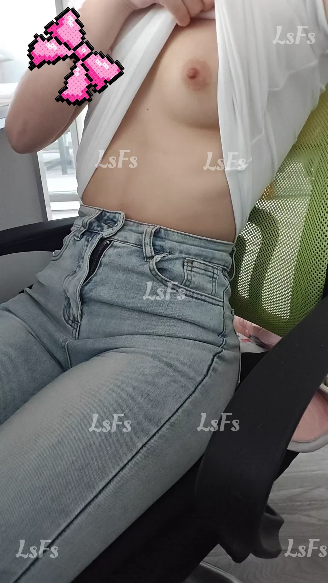 本意是为多年的感情增加情趣，现在会主动露出，更爱宝宝了#情侣 #露出 #露出女友 #反差女友 @wqganenshi_ @luchu888888 @Public_Catgirl1 @SexytoGbds @Mon_001K https://t.co/Kb61XR9Sem
