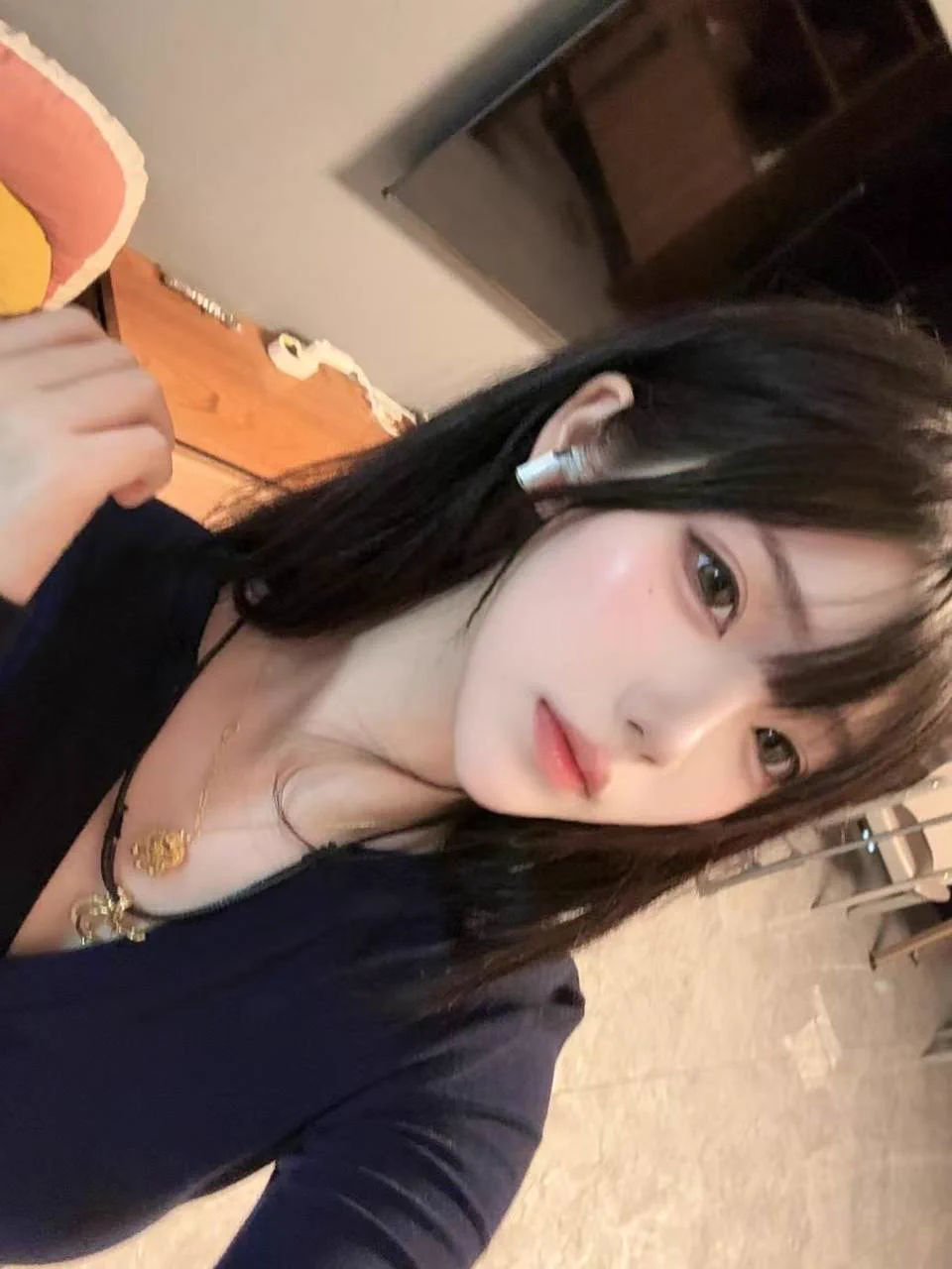 🟡妹团交友俱乐部💌✈️客服：https://t.co/T0uVOSnddb妹团客服收到 #汕头 19岁休学生小韩的申请，167cm，98斤，B杯气质清新又有活力！她目前休学在家，坦言：“我从小爱跳舞，最近迷上了街舞，想参加个比赛，可训练费和装备费让我有点吃不消！”她坐在房间里，穿着轻薄外套自拍，旁边还有一堆化妆品和道具，显得她活力满满。她认真地说，“我想找个金主哥哥支持我的舞蹈梦，顺便多点陪伴！”她补充，“我照片和本人差距不大，会跳舞很加分！可陪6天1.4w，只在汕头，过夜看情况，生活费分两次给！”她笑得甜甜，“姨妈日期不固定，不接受SM和内射，但体检后可无套，期待一个懂我的哥哥一起追梦！”💃 #金主 #糖宝 #广东 #甜妹 #舞蹈生