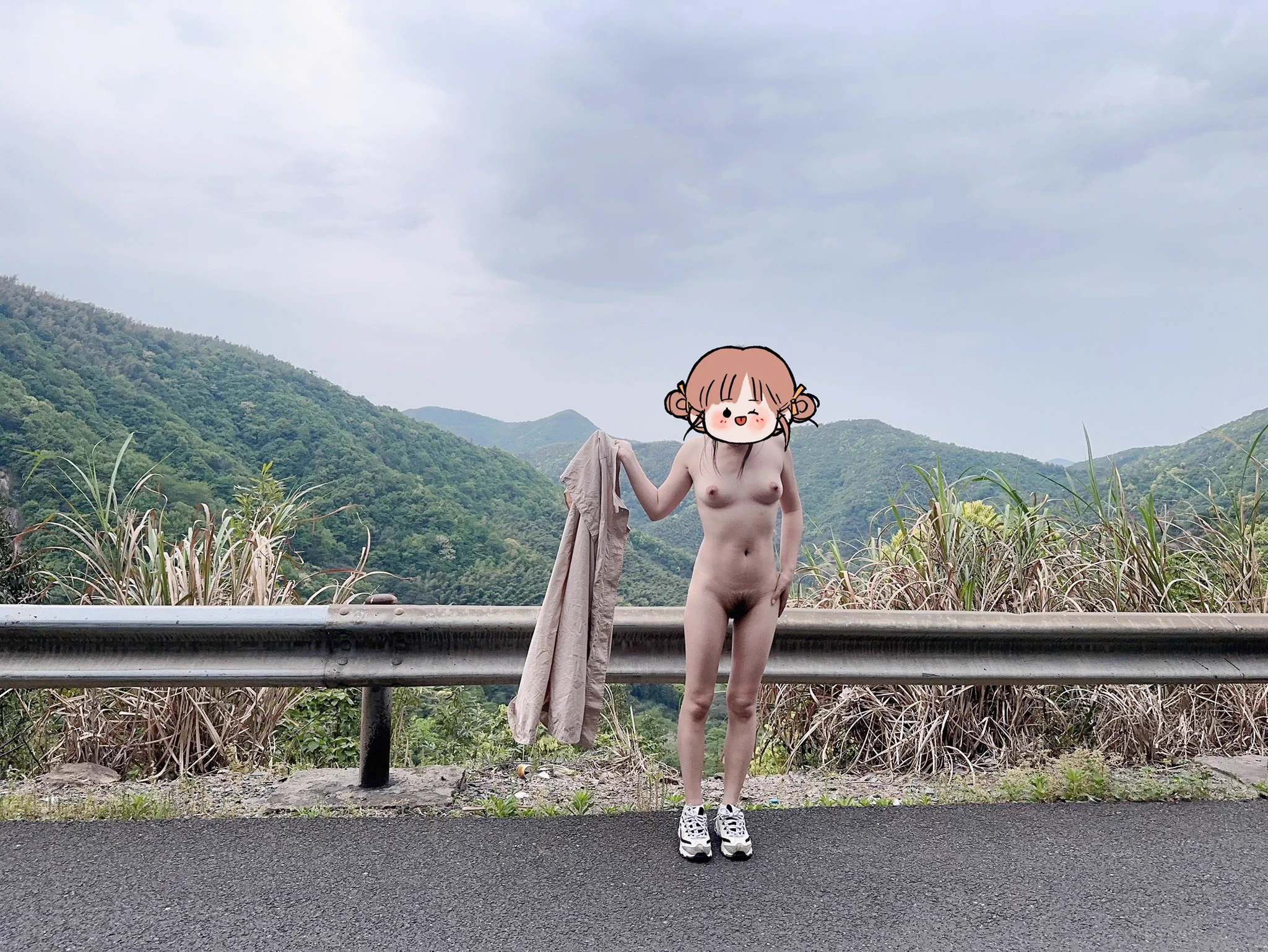 这应该是我拍的最喜欢的一套了，我又回来了！！！！@luchu888888 https://t.co/hdSXsCiDwf