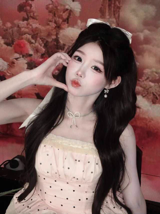 苏微微 #琪 昭昭❤️人极品美女💗07年~ 甜美可人小仙女  新人身高～168🐻～D清纯与性感并存🔥五官精致  肤白嫩滑 可纯可欲 温柔可人💯配合高  保证是你的心动小野猫#上城区 https://t.co/6US9cyB4XU