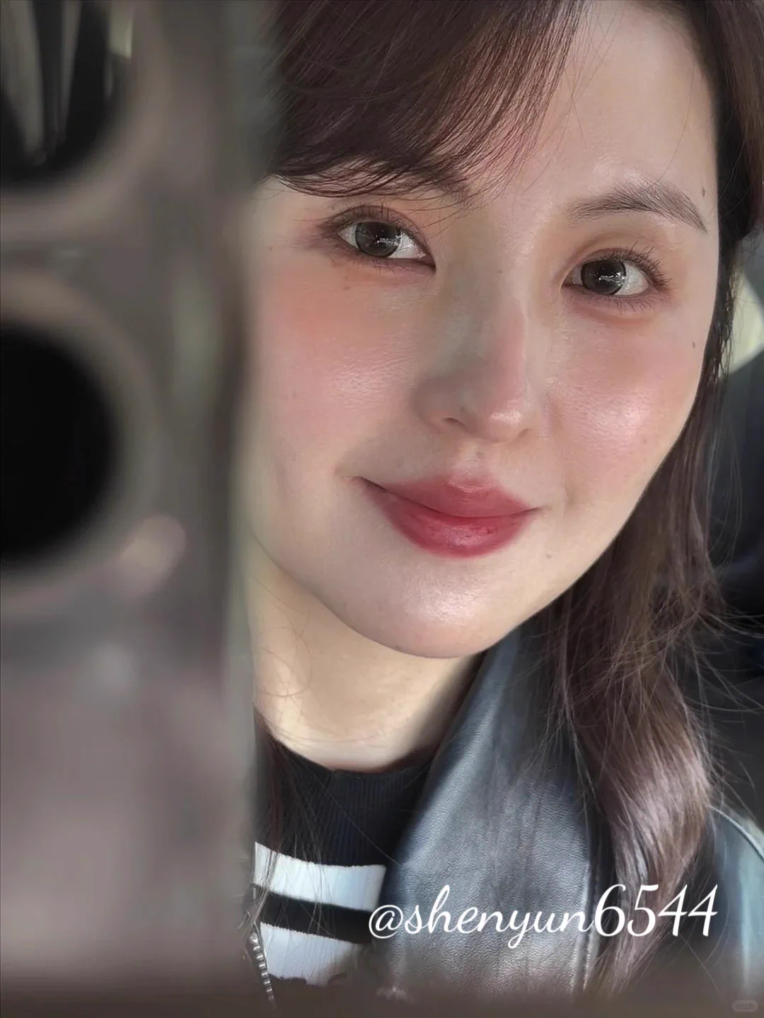 都说我有一张国泰民安脸，但我觉得应该用风情万种形容才更好吧… 虽然看着还年轻，但岁月也在眼角留下了很多痕迹。不过随着年纪增加，欲望反而越来越大了，有时在车上都忍不住摸一下～其实挺期待在推特上约到人的，希望能早早实现，有附近的嘛？ https://t.co/6RhQFZgwgF