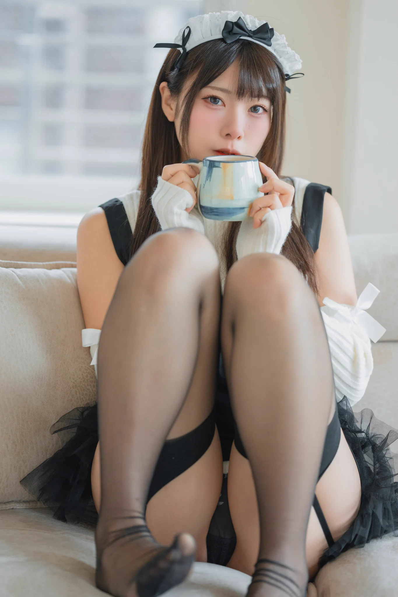 足先まで最高なメイドさん、雇いますか？ #メイドの日 https://t.co/Lv3Vxds0fF