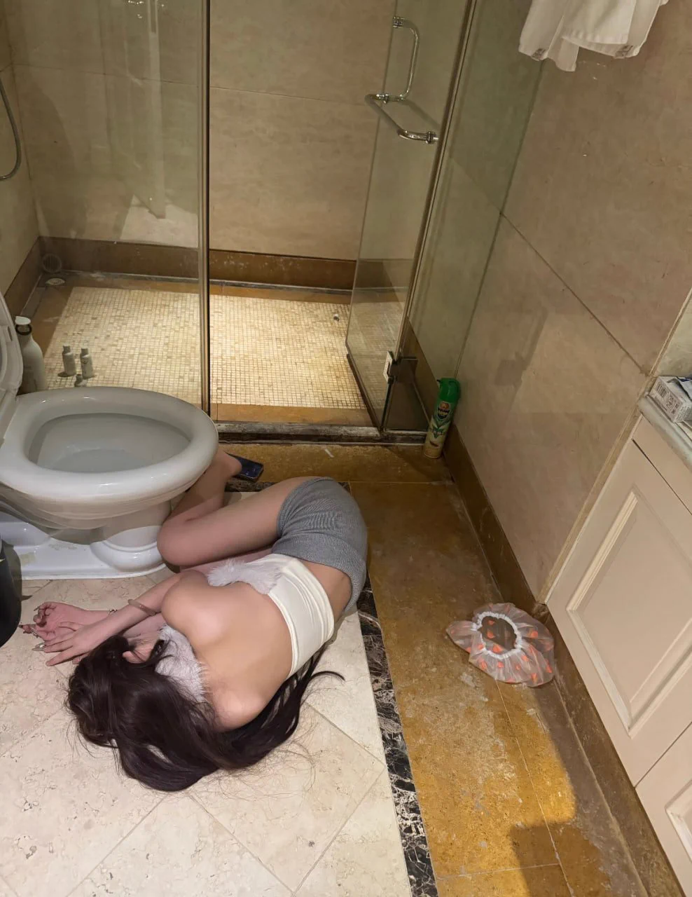 傻逼闺蜜又喝大了，你们谁想捡尸快来，我是真的不想管了 https://t.co/VoBSGtRzVl