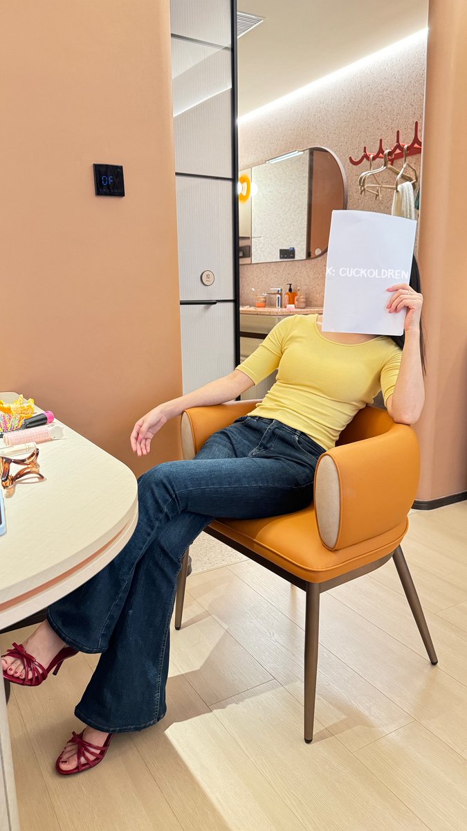 很久没拍片了，更没拍床戏照了，51行随拍。瘦了吧！😁 https://t.co/hz7XsPj6Cx