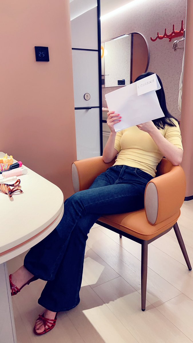 很久没拍片了，更没拍床戏照了，51行随拍。瘦了吧！😁 https://t.co/hz7XsPj6Cx