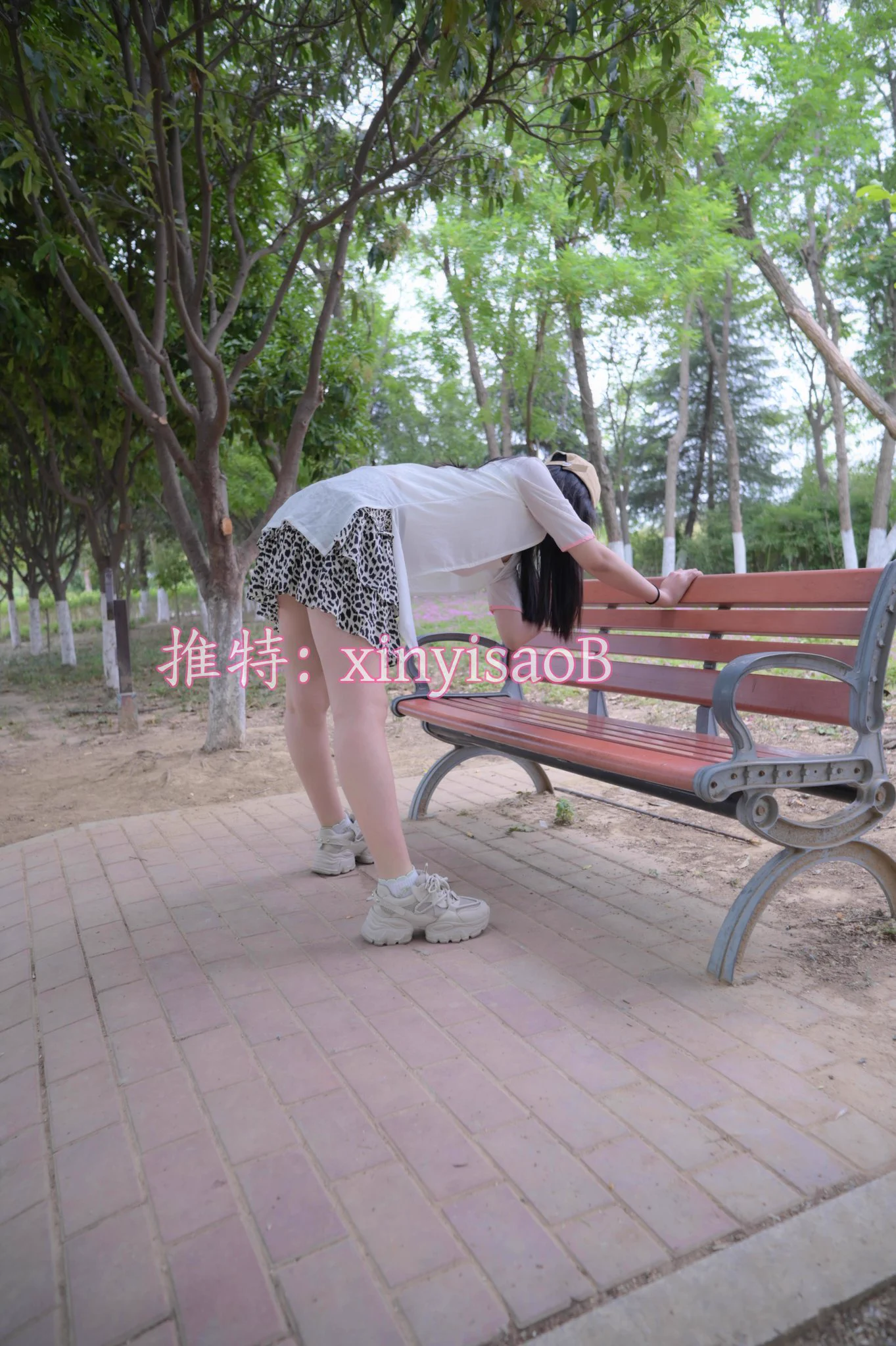 @luchu888888 0377南阳欣怡公园露出。小号不能登录了，约的私信此号 https://t.co/LhLEYhgd9y