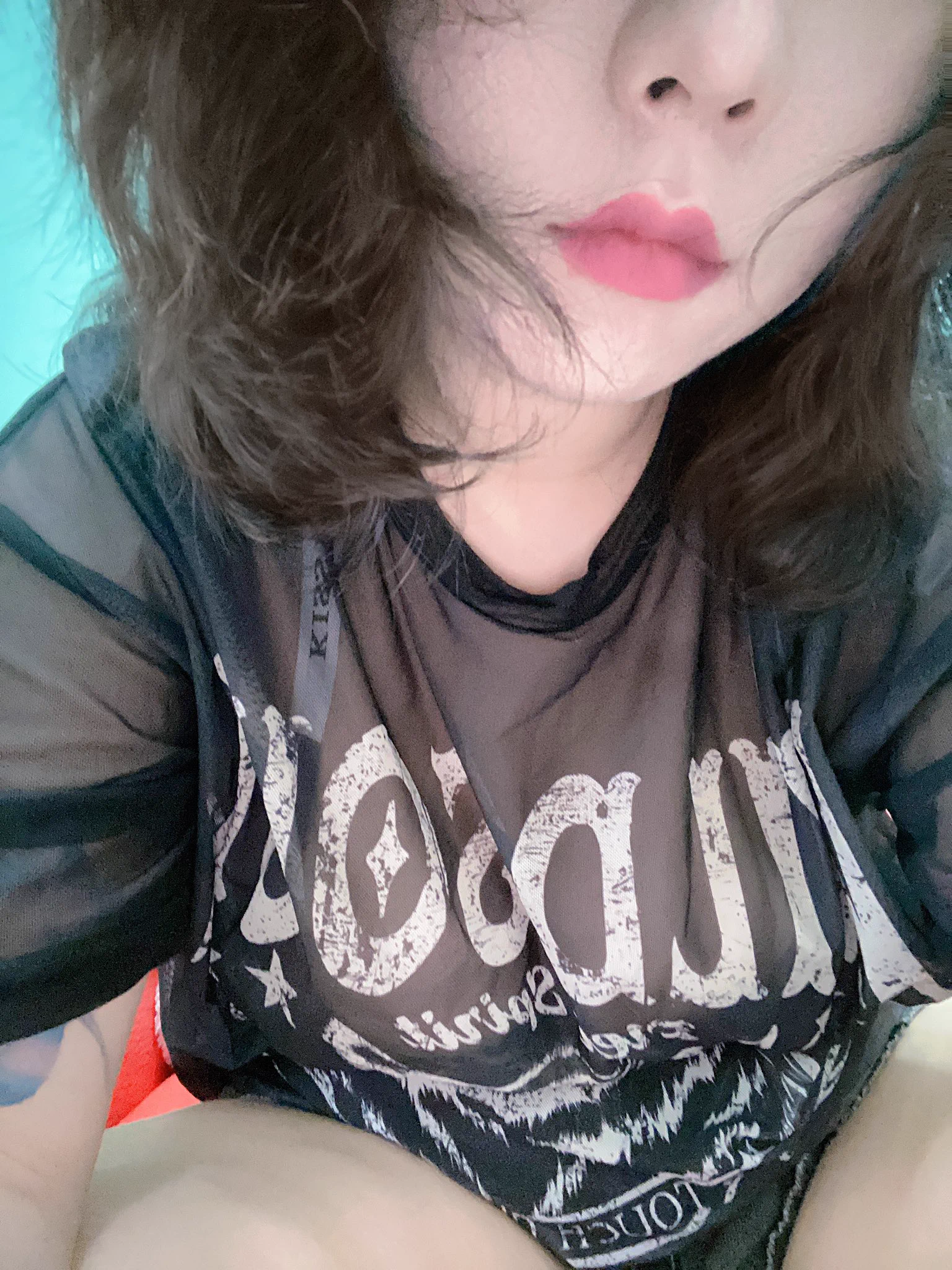 嗯，我還是覺得我的嘴巴很美🤣大家早安🥰努力工作的夜夜 https://t.co/7gNJy8BXcB