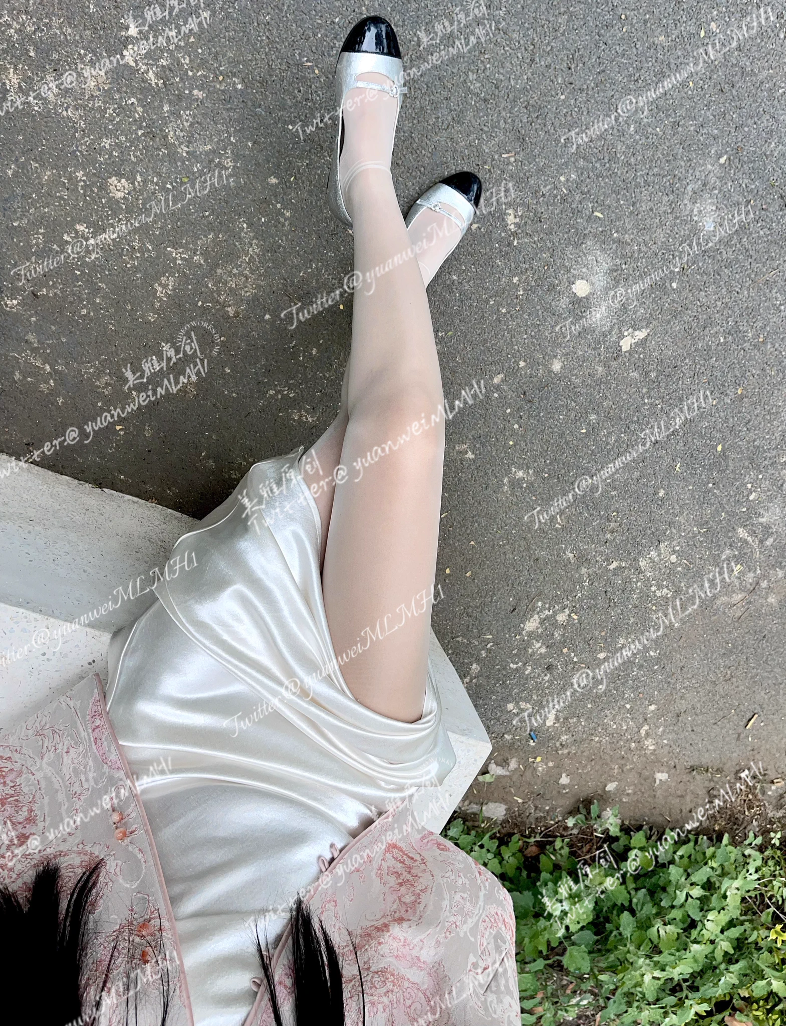 雨后的公园空气异常清新，风景真的很美，就是跟我这小脏鞋有点不搭….. https://t.co/2GWnfN8bNK