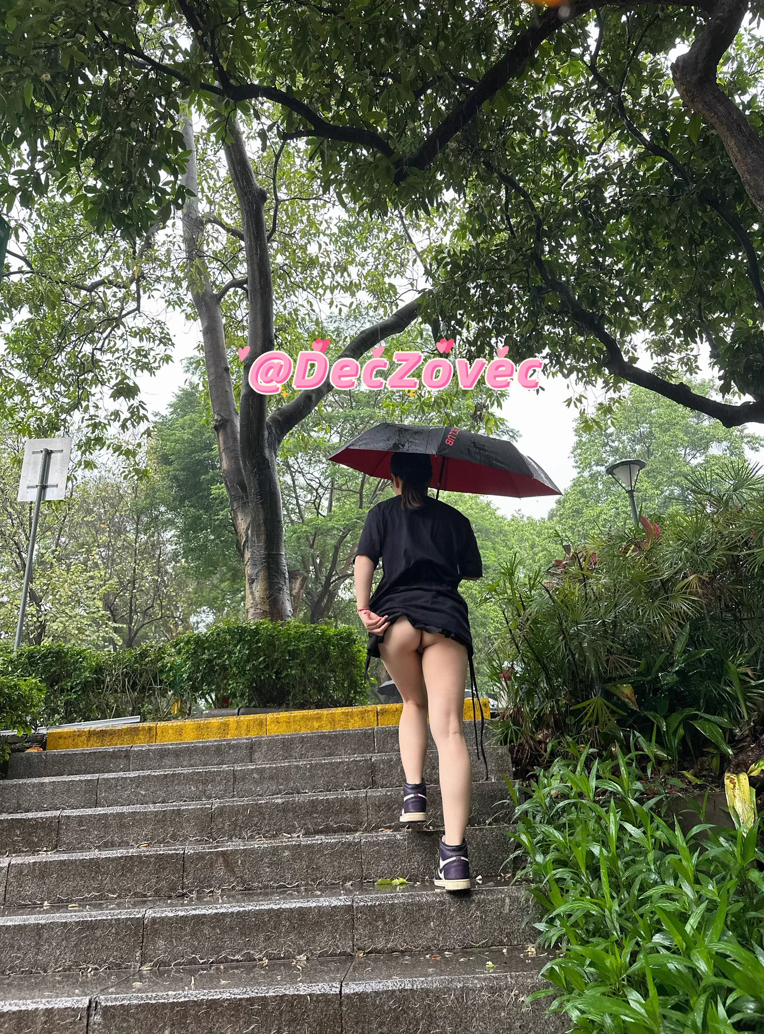 雨天公园露出—人前part@luchu888 完整版已发✈️群欢迎私聊咨询🤫 https://t.co/QxmJPP2uTA