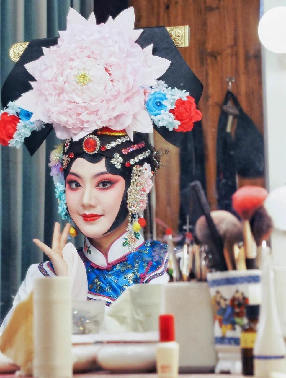 进了戏台，就要整装待发呀～果然，我还是得回到热爱的舞台 https://t.co/XiU9bVJWC2