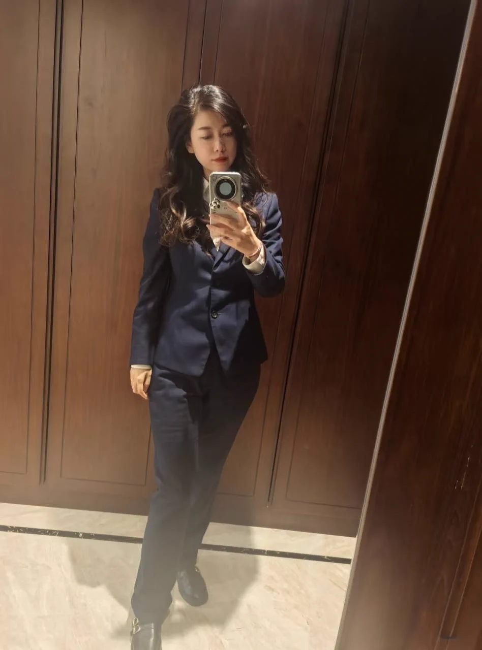 精心的打扮一番，今天和粉丝见面约会～ 可惜满心期待却换来他的潦草结束，第一次三分钟结束，第二次迟迟不能勃起，真的扫兴… 很久没体验过被喂饱的滋味了，难道超过12cm坚持五分钟以上也是一件很难的事情了么？ https://t.co/ABBtjEZphf