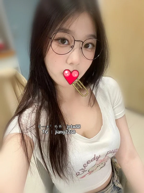 求約窮苦在校眼鏡妹🥵#19歲#想看脫掉按讚 https://t.co/sDtDnaioSQ