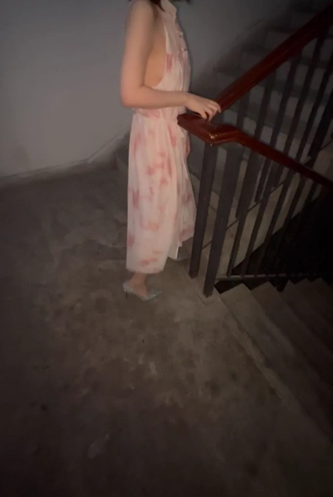 宝藏人妻（妥协的妻子）为了老公尝试楼道露出，轻松拿捏㊙️🫡致敬每一位为了爱人而努力付出的“最高爱人”#妻味 #户外露出 #买家秀 https://t.co/TjnhrWPHS2