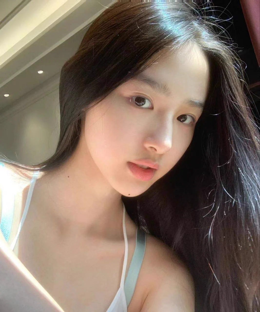 #上海 家5外W 【真实艺术学生在校生🧑‍🎓 体型体态优美】  👱🏻‍♀️职业：网红、模特  👱🏻‍♀️Height  174 cm  👱🏻‍♀️胸围：真 D 🐻  👱🏻‍♀️age ： 真实04年    皮肤雪白 超长腿 a4水🐍腰 🍑臀🛰️：xycoser1🐧：3925191783看照门槛🚪100（永久有效）备注zfb口令🧧添加➕✈️：https://t.co/LxE97xBick https://t.co/SwjjwwjkgL