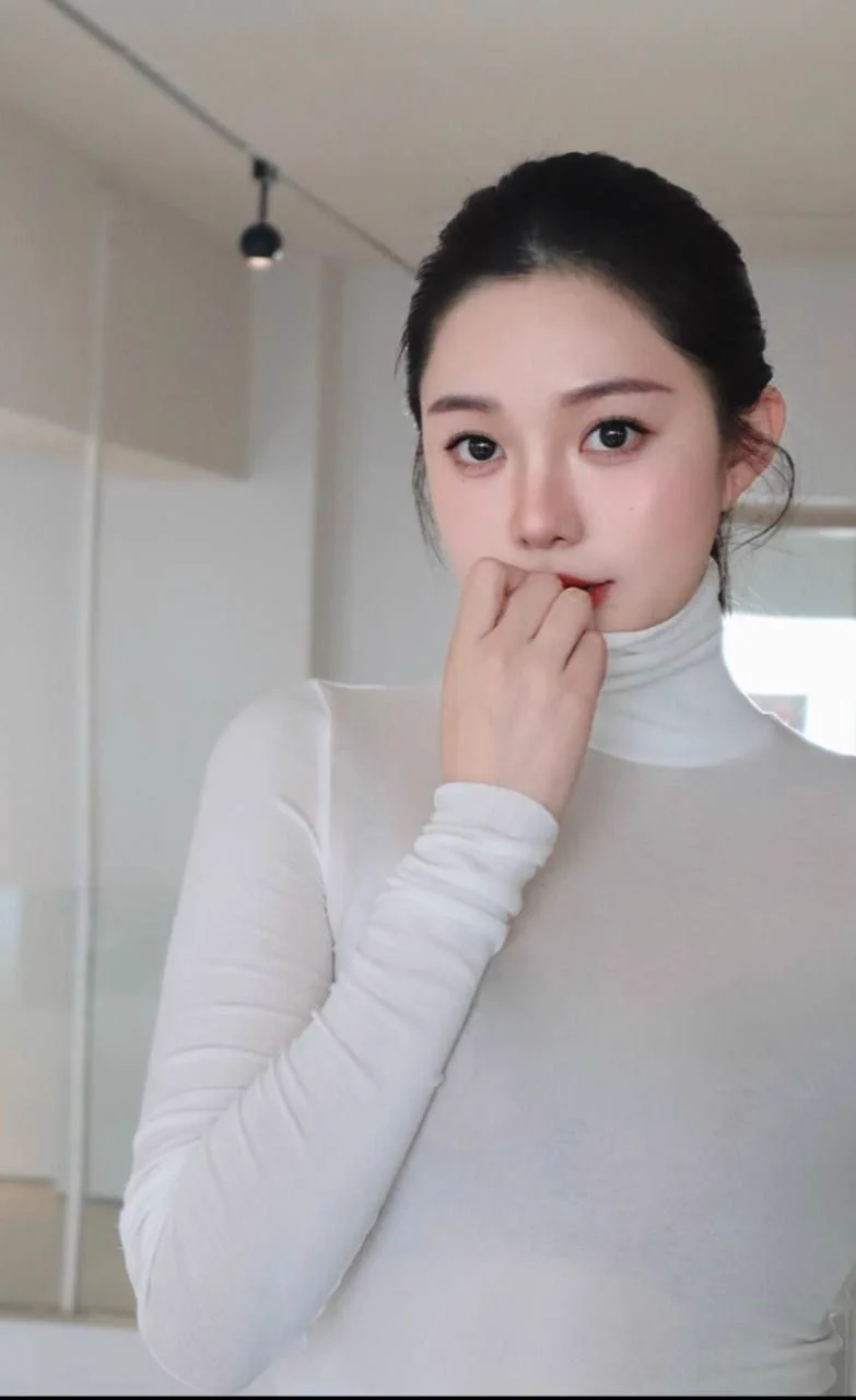 #北京 美人评价 #北上广高分妹（总分10分，感谢小哥评分）📷颜值: 6.5📷服务: 9📷态度: 9📷Gzs环境: 10📷高冷/健谈: 健谈❗总体体验: 人照有一定差距，颜值有点不及预期。不过身材很好，胸有一点科技感但手感还好。工作室环境很好。总体还行吧。大号👉🏻白鹤🥇私人订制@bh8881bot https://t.co/mifSCTTEZf