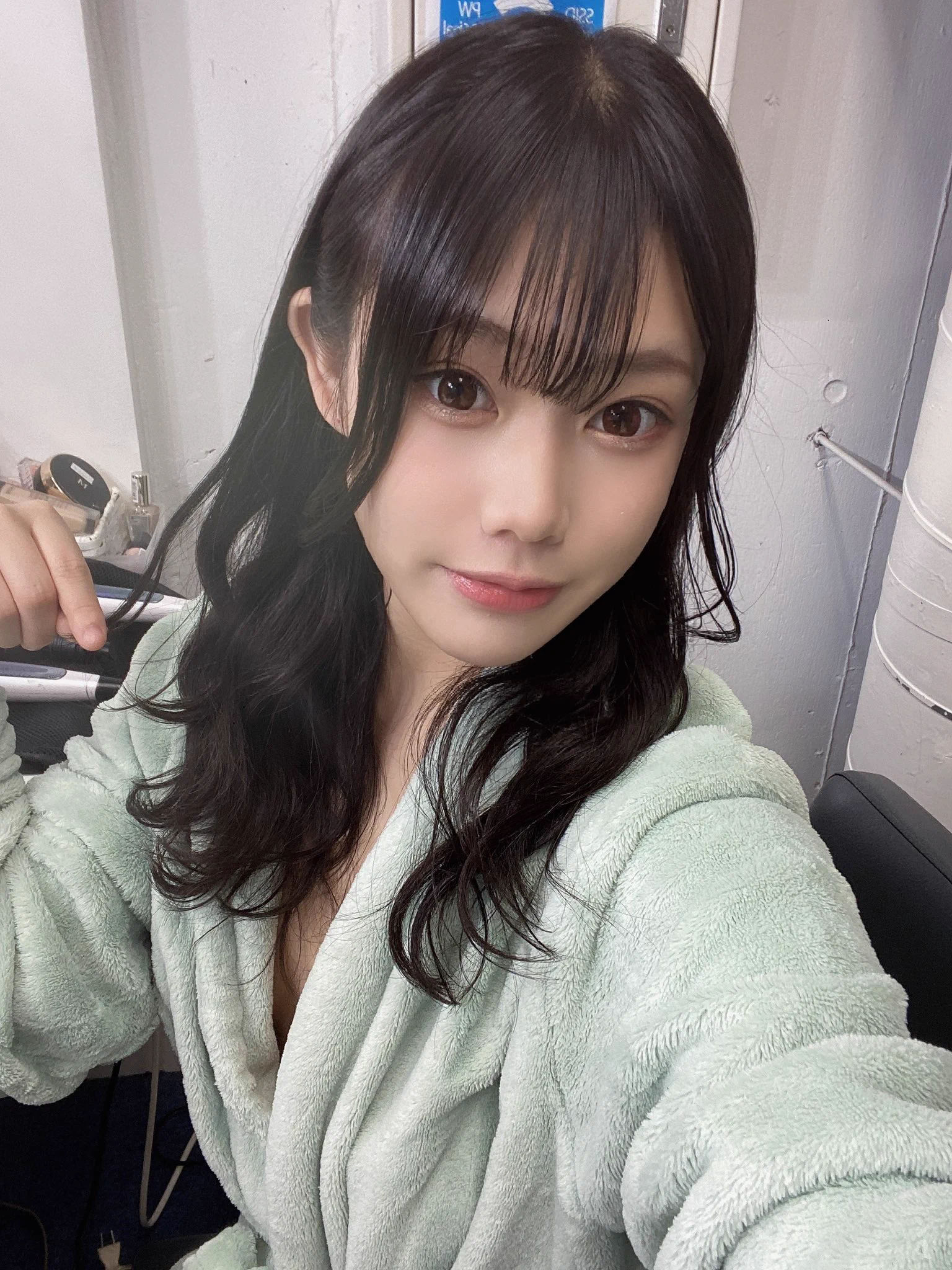 變髮刺青改形象！她變成了九紋龍史進！https://t.co/Pdky2Ukq8n還記得這位劍道美少女「天沢りん(天澤鈴)」嗎？想當初家教甚嚴的她為了反抗父母跑到東京進而成了AV女優，第一片就解禁不說，現在也出道滿週年了；現在，她做了一個大膽的決定，外型整個大改，你看看，喜不喜歡？#天沢りん #天澤鈴 https://t.co/n3FhAfYhRV