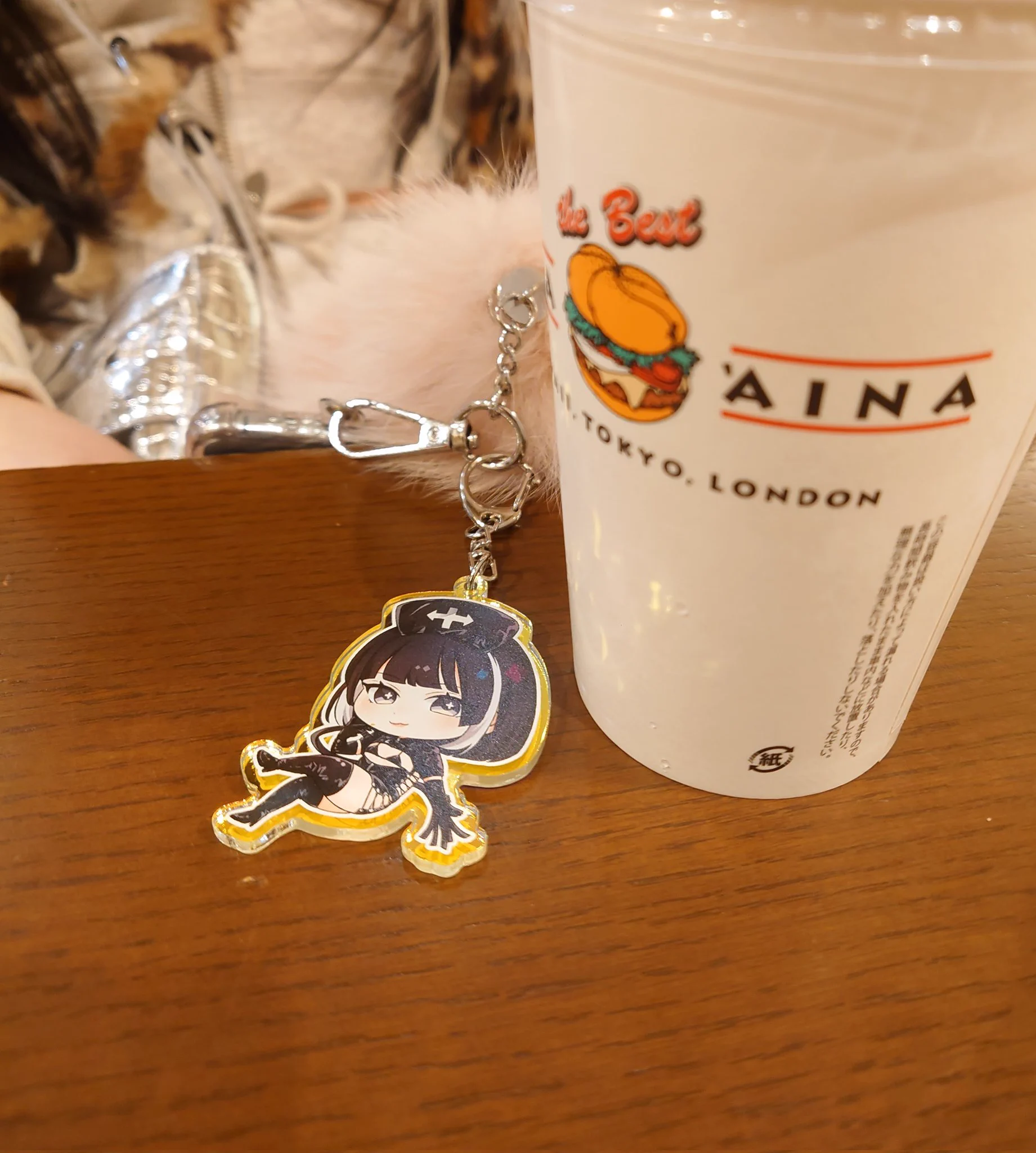 コスホリお品書きはこちら!!!(まだ事前審査OK出てない🙄)新作アクスタもアクキーもめちゃデカです️⭕️連れ歩いてね!グッズガチャは落書きチェキとか過去のアクキーとか当たります️⭕️過去アクキーは3枚目のやつあんま数作らなかったから持ってない人この機会にぜひ～ https://t.co/o5fI3yVlNc