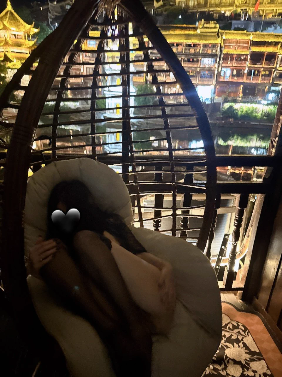 夜里的古城美美的 黑夜的夜给我黑色的眼睛和雪白的身躯@luchu888@wqganenshi_ https://t.co/nWnlQNWhv9