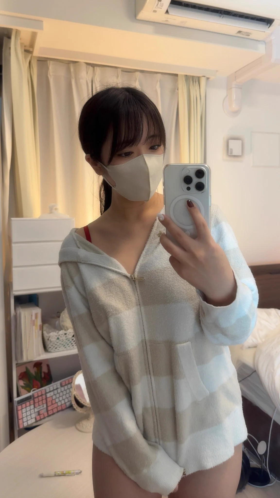ここだけの話、くびれがエベレストくらい深いです https://t.co/SKrtazOz4Z
