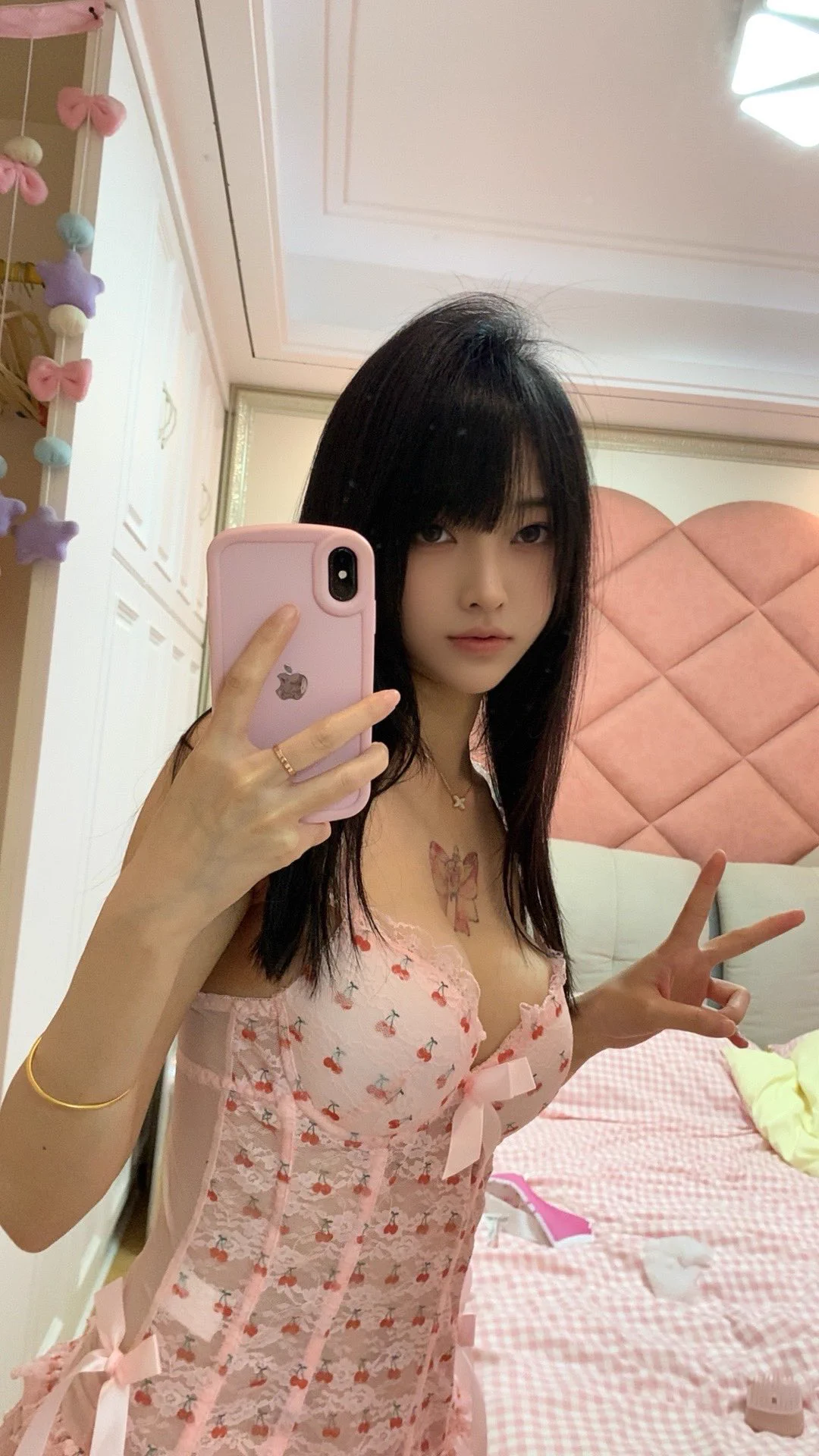 哪家好看、你喜欢哪一张啊？ 在南京都没人主动打招呼了吗？你在等着暗算我吗？投稿💌：@SexytoBaby@SexytoDoll@SexytoGirl@SexytoLady https://t.co/OtdvDqYzkO