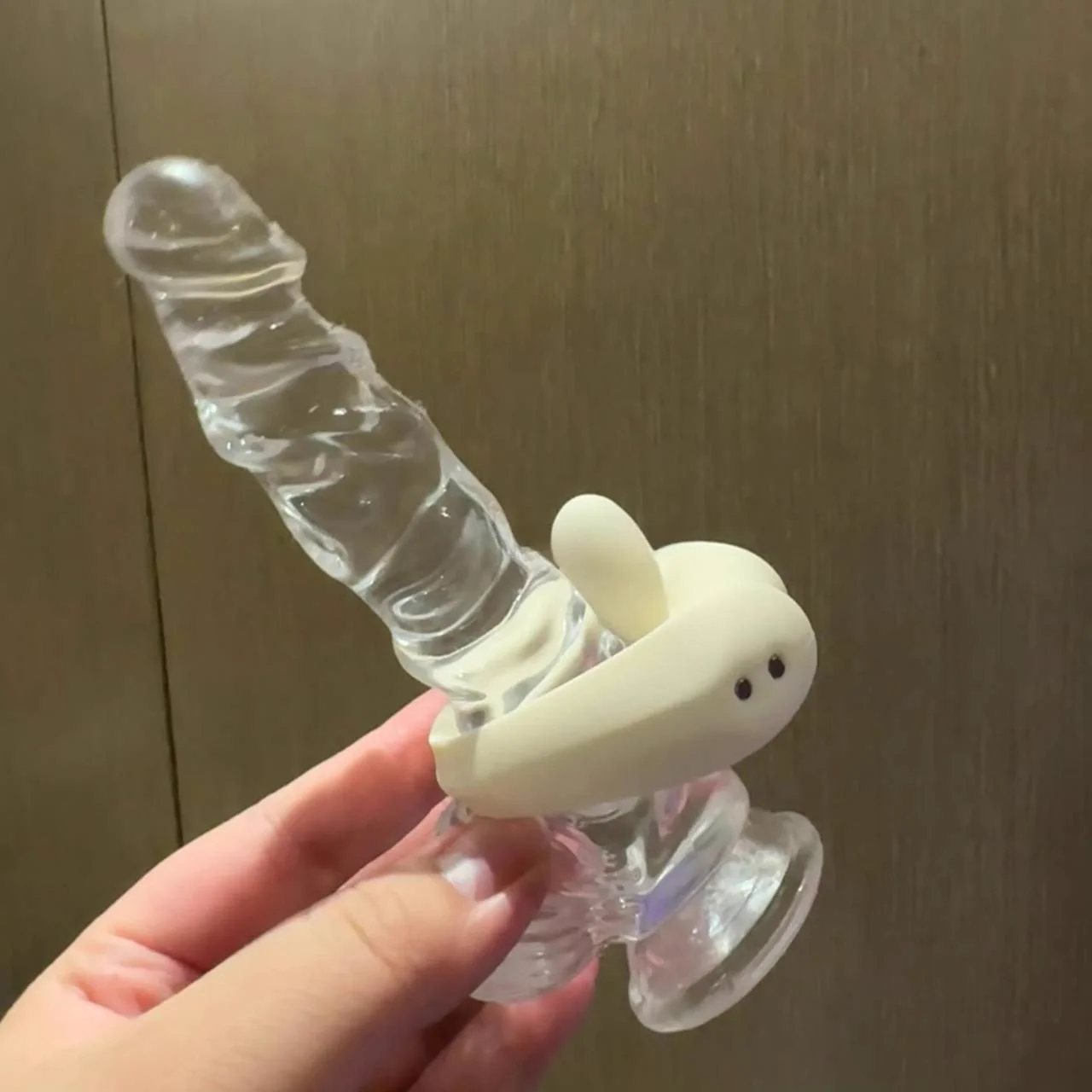 这样玩真的坚持不了一分钟！！！！！把震动环套上面.....直接喷了一镜子的水！！！！！ https://t.co/POLA6Ys0J0