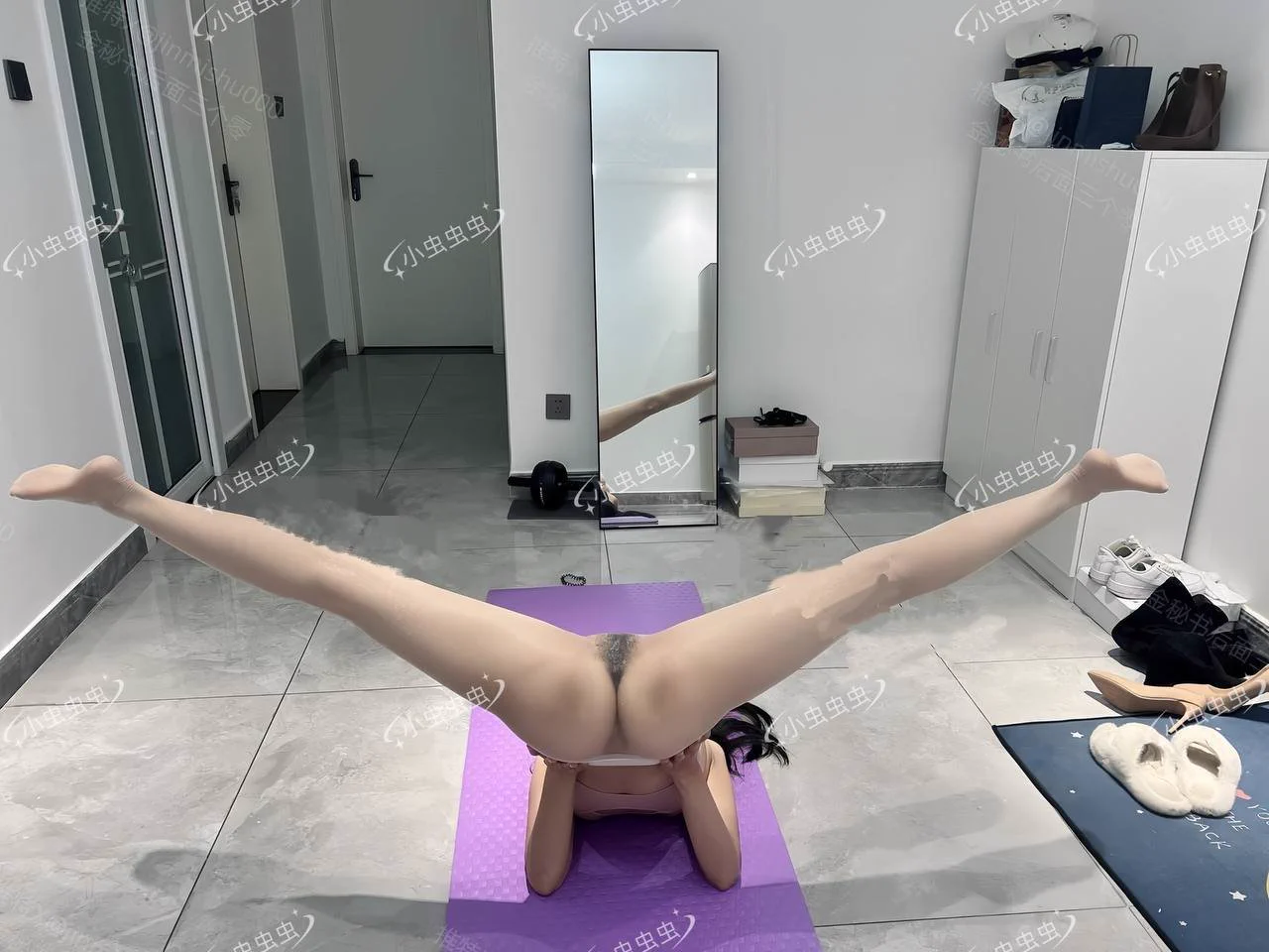 嘿嘿，一个人在家中做瑜伽🫣不穿衣服凉快一个人就是爱幻想幻想和人夫爱爱，倒立，有人夫也喜欢在上面吗？对视便能知道彼此的需求 这里有没有成熟稳重的男士大胆私信我一下 https://t.co/Ln9jfgV30Y
