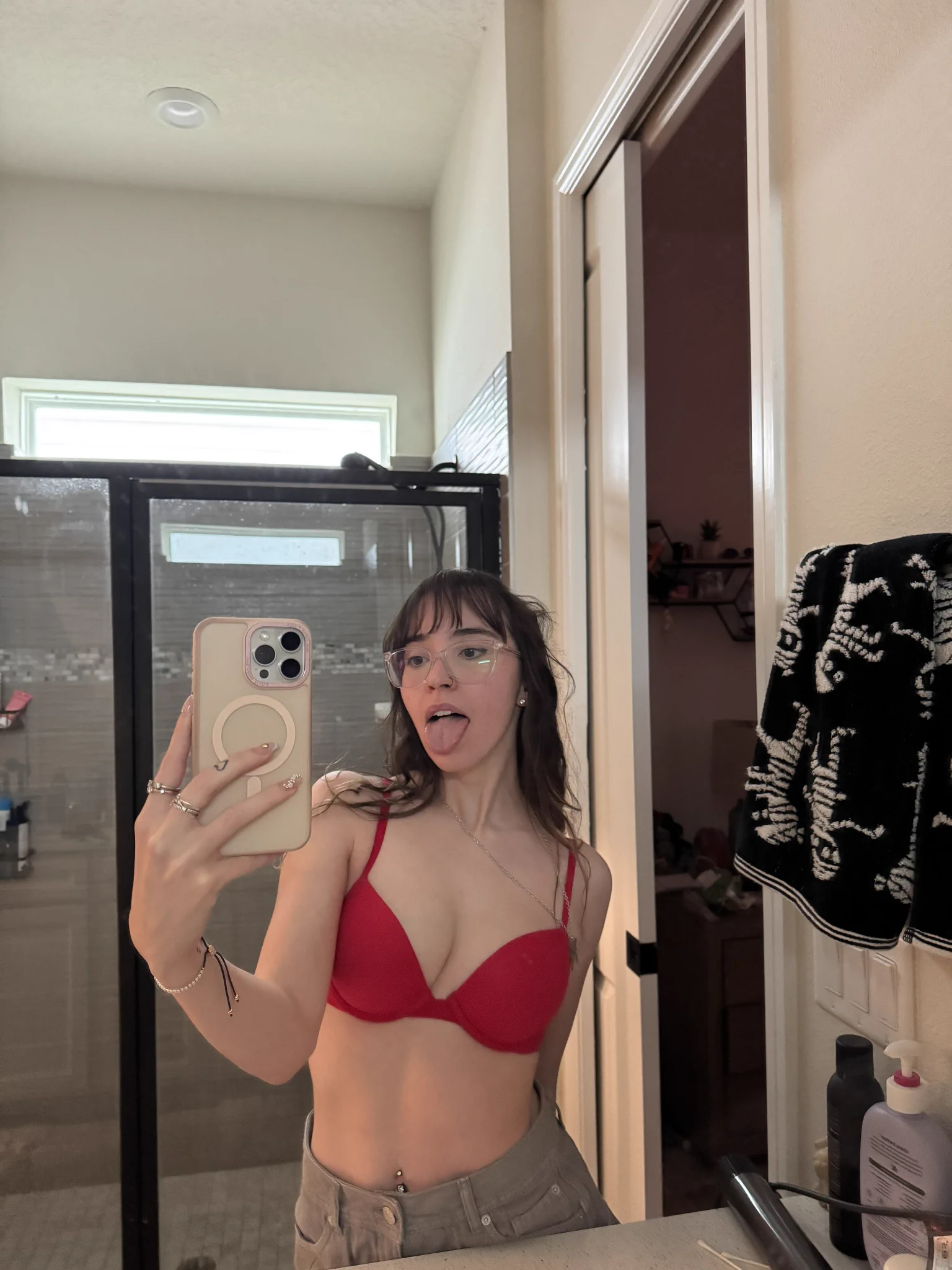 say yes if i’m allowed to message you.. https://t.co/xlzyBP0BlT