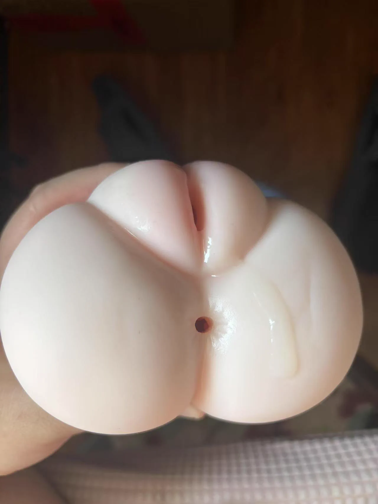 【河和裕奈仿真倒膜～真实反馈】图一是裕奈被打满泡芙了的哈🔷宝子哥反馈：⬇️反馈来了。首先刚一打开拿到手，就能很明显的感觉到不一样，倒膜弹性十足，同时真的一丁点味道都没有。我也是先洗了一下，然后就加热棒加热开始了第一次。插入的感觉真的非常哇塞，包裹感十足，加热棒加热以后真的让人欲罢不能，第一次很快就出来了。第一次出来以后第二次就开始慢下来慢慢感受，很明显到最深处的时候能感觉到宫口的设计，让人爽的灵魂都在颤抖，这个是之前买过的杯子完全没有过的，然后就慢慢享受着，没多久第二发就出来了，两发加在一起估计也就十几分钟。之前买过的杯子起码十五分钟打底，裕奈是真的极品，没有买过的无脑入就行了，包爽的