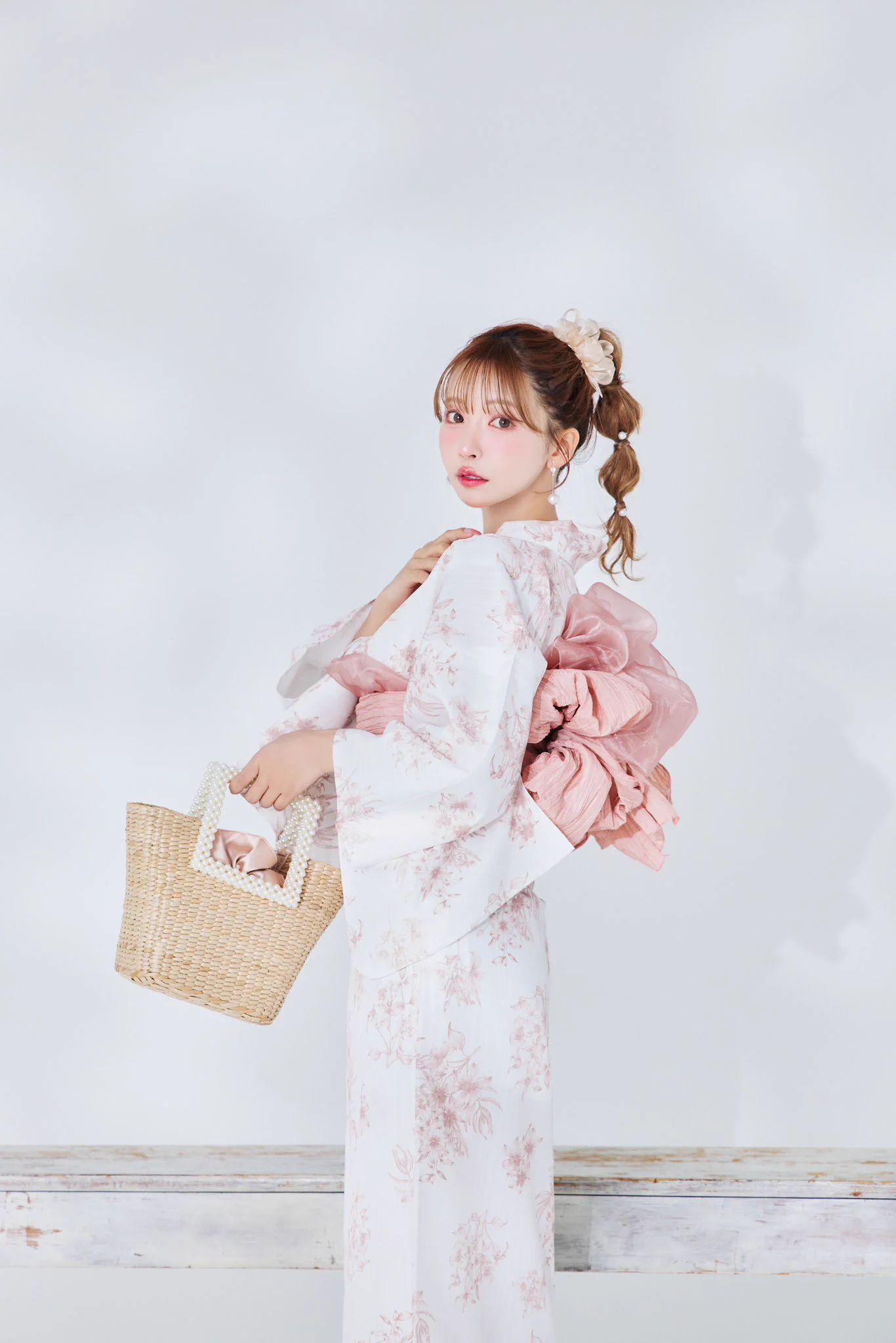 〈ロマンティック・トワル柄浴衣〉⁡𝘴𝘶𝘨𝘢𝘳 × 𝘔𝘐𝘚𝘛𝘙𝘌𝘈𝘚𝘚🎀ふんわり白地にやさしく描かれたトワルドジュイ🩰🤍ロマンティックでクラシカルな、いつもより少しだけ特別な夏を🫧⁡𝟧月𝟤𝟫日(木) 𝟤𝟢時発売@yua_mikami　⁡#mistreass #ミストレアス https://t.co/hWf6GgFeKU