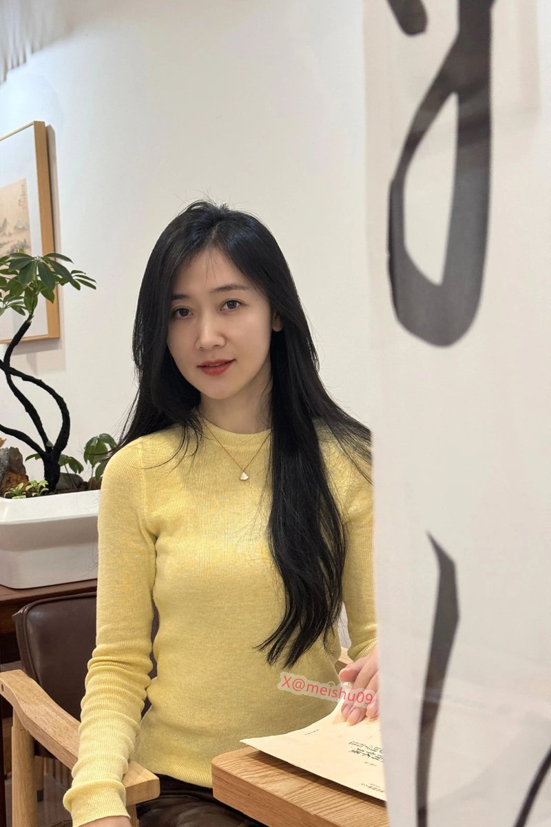 姐姐散发着让人难以抗拒的女人味！ https://t.co/PVoL8u48Z4