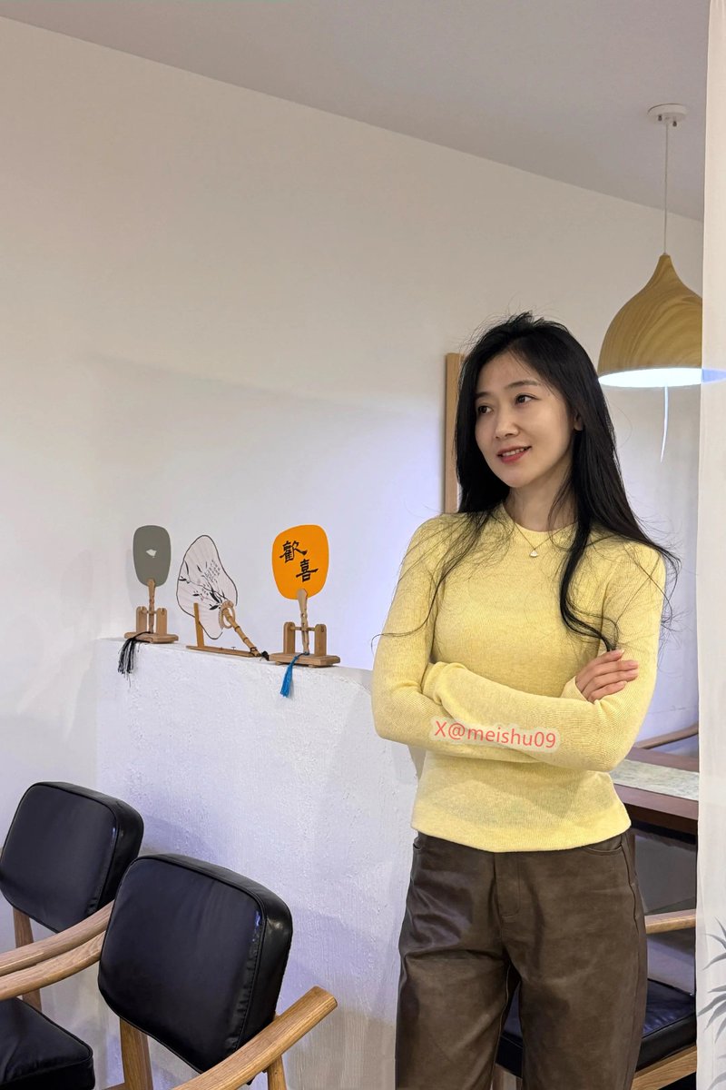 姐姐散发着让人难以抗拒的女人味！ https://t.co/PVoL8u48Z4