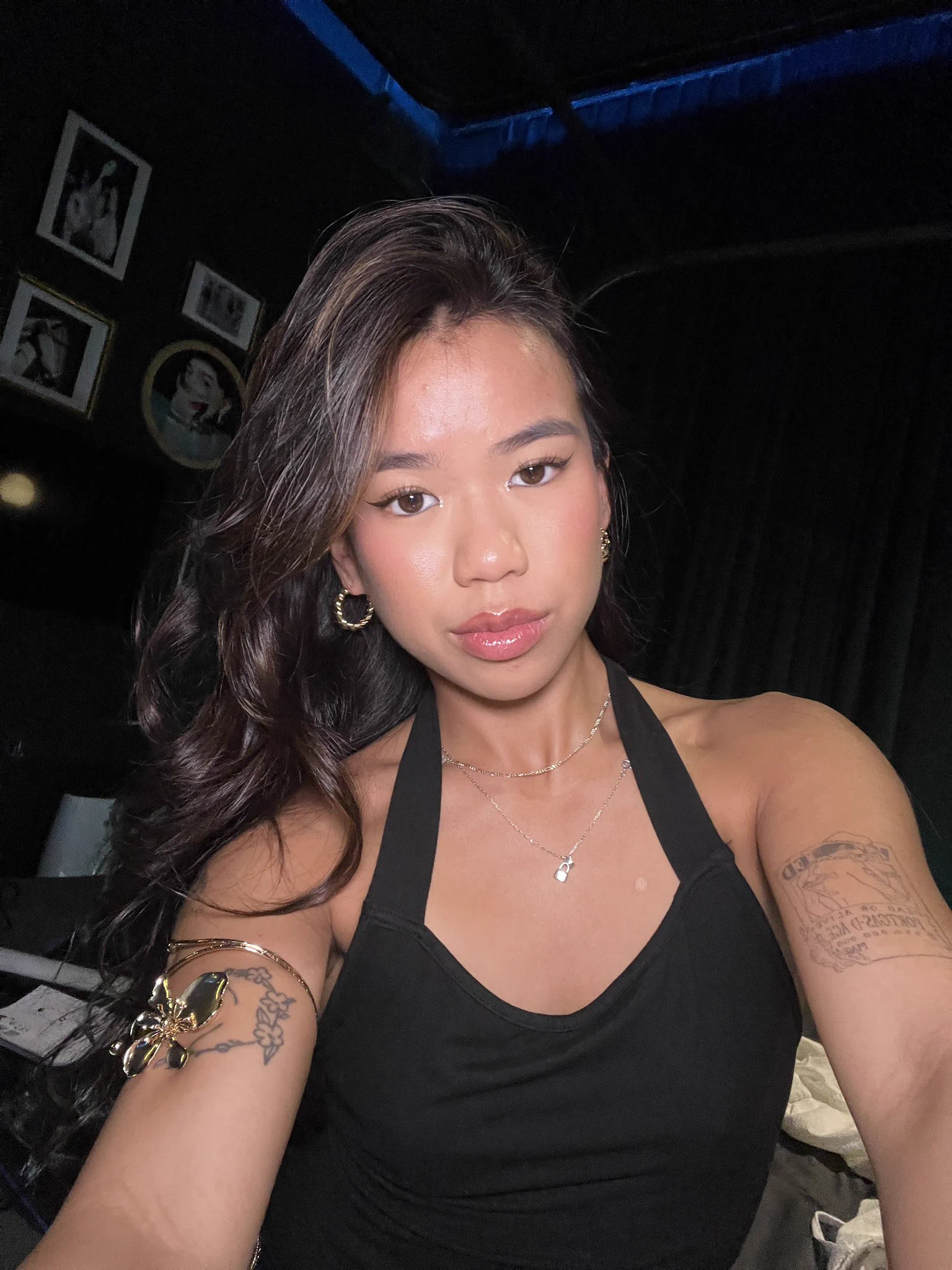 What’s hiding underneath vs the face card. 🤭 https://t.co/GBFeRTT1FV