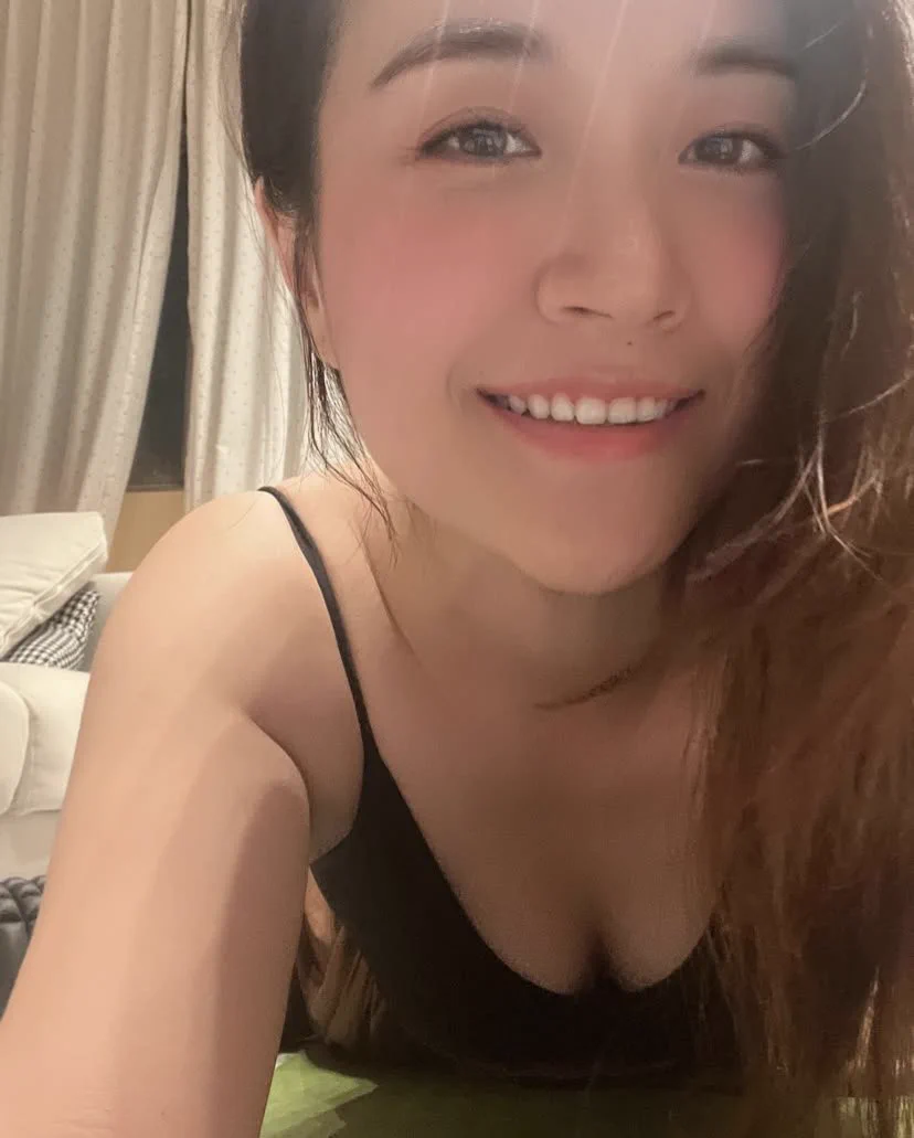 没什么好拘束的，男人喜欢有新鲜感找刺激是本能#龟责 #抓龙筋 #丝足 #前列腺高潮 消防员小哥的武器是真的大呀，标准的18CM！这要是插进来估计能干的我喊救命😍有没有想体验一下的，要求26以上，鸡鸡12CM以上😍这两天组个高端线下局，感兴趣的单男来交流哦点赞+关注，与我联络，限时无门槛💕 https://t.co/R9sEDI936i