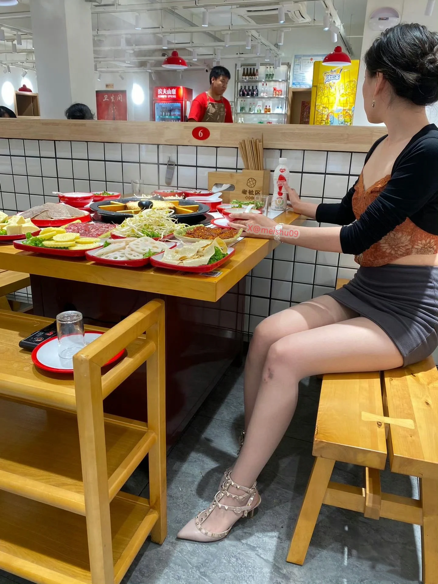 吃完饭回酒店学习英语😌 https://t.co/kCpLDNy9gf