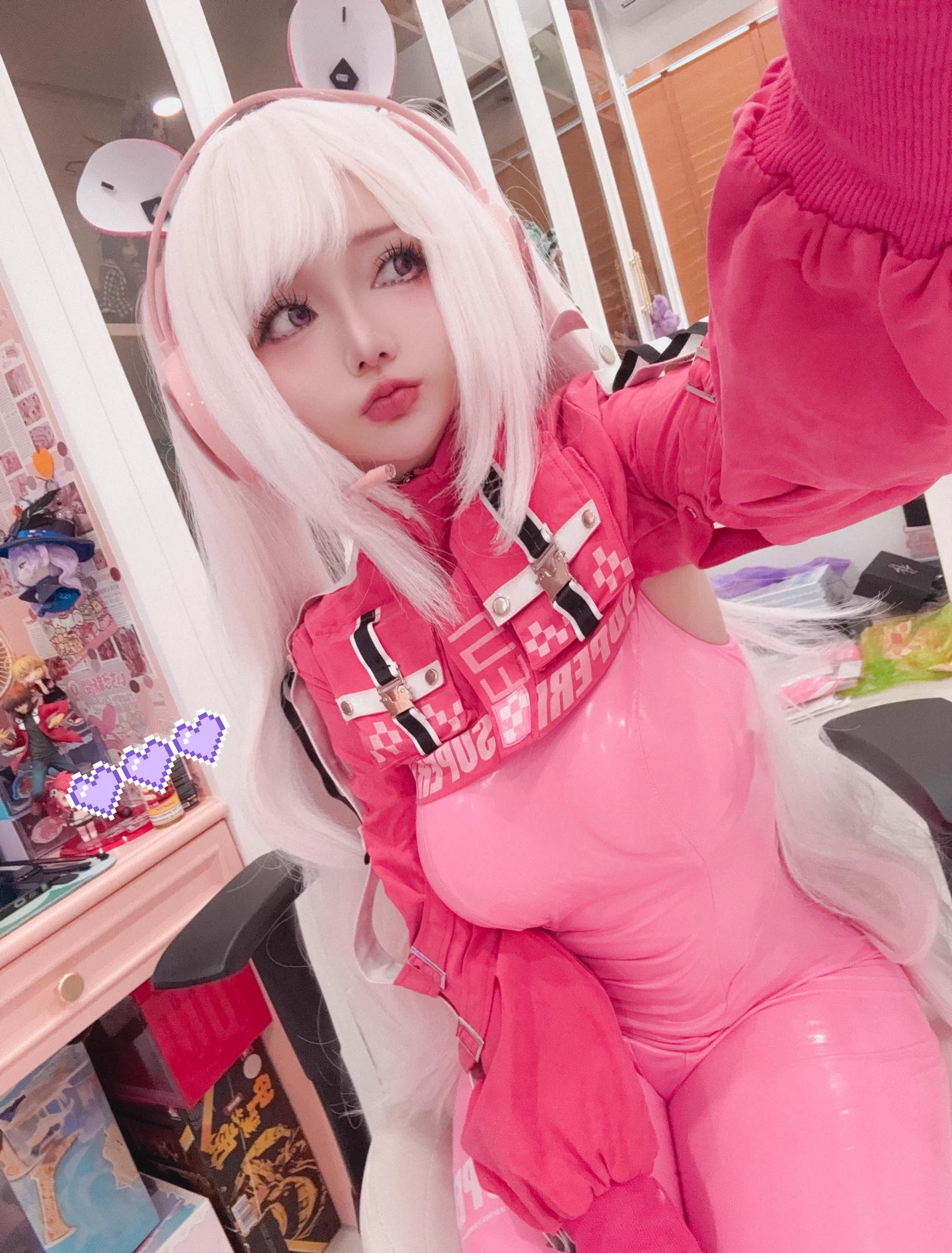 Alice from #NIKKE photoshoot yesterday with new make up style 🐰💖 https://t.co/qJhcSf7F8S